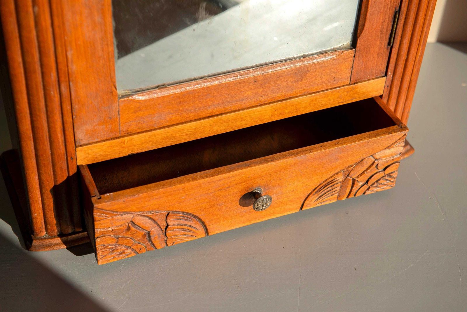 Antiek Frans Eikenhouten Wandkastje Met Spiegel   Art Deco Hangend Badkamer /Medicijnkastje   Vintage Opbergkast photo Meubels
