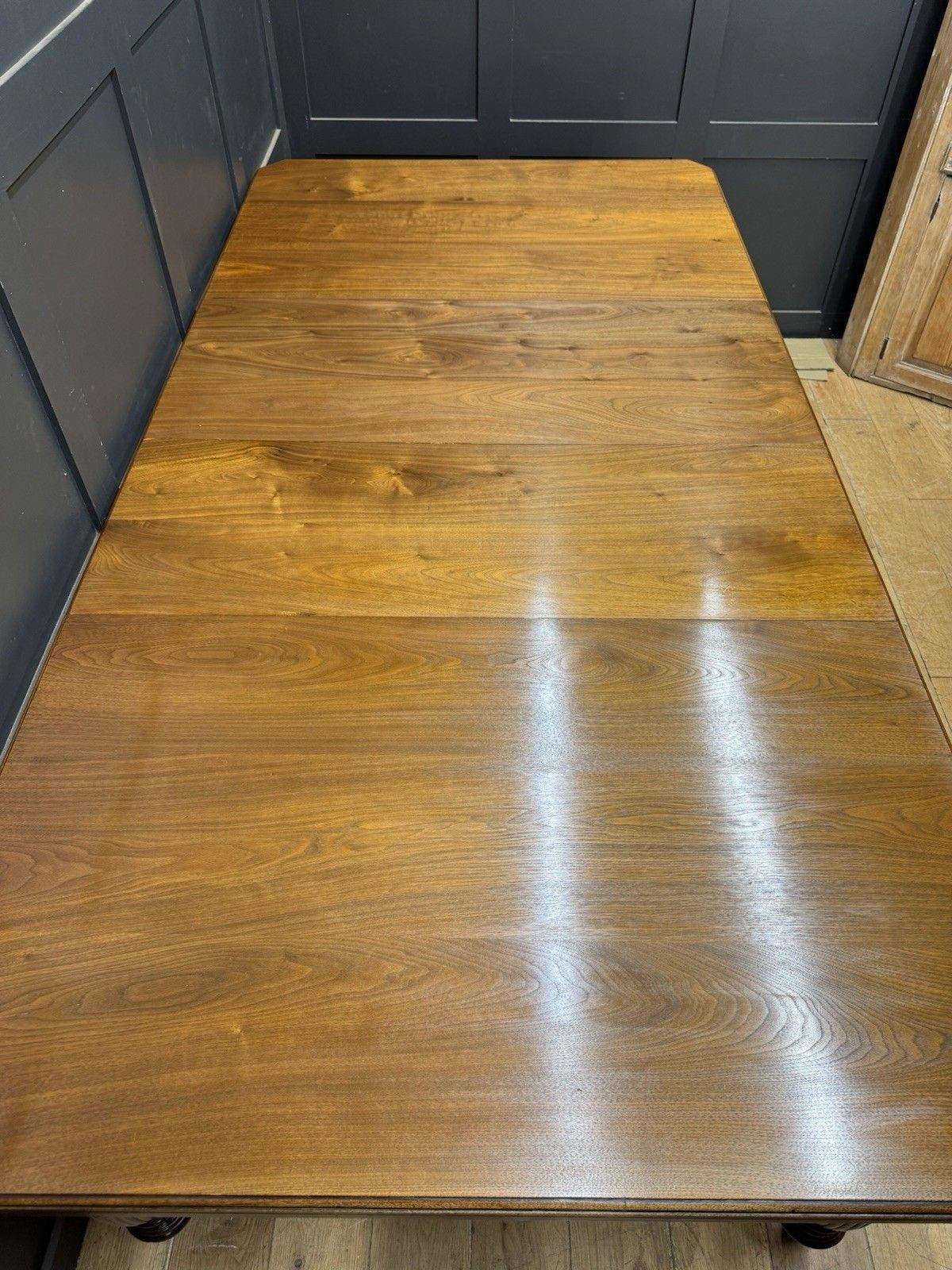 photo furniture Victorian Solid Walnut Extending Dining Kitchen Table Seats 8 To 10 Antique