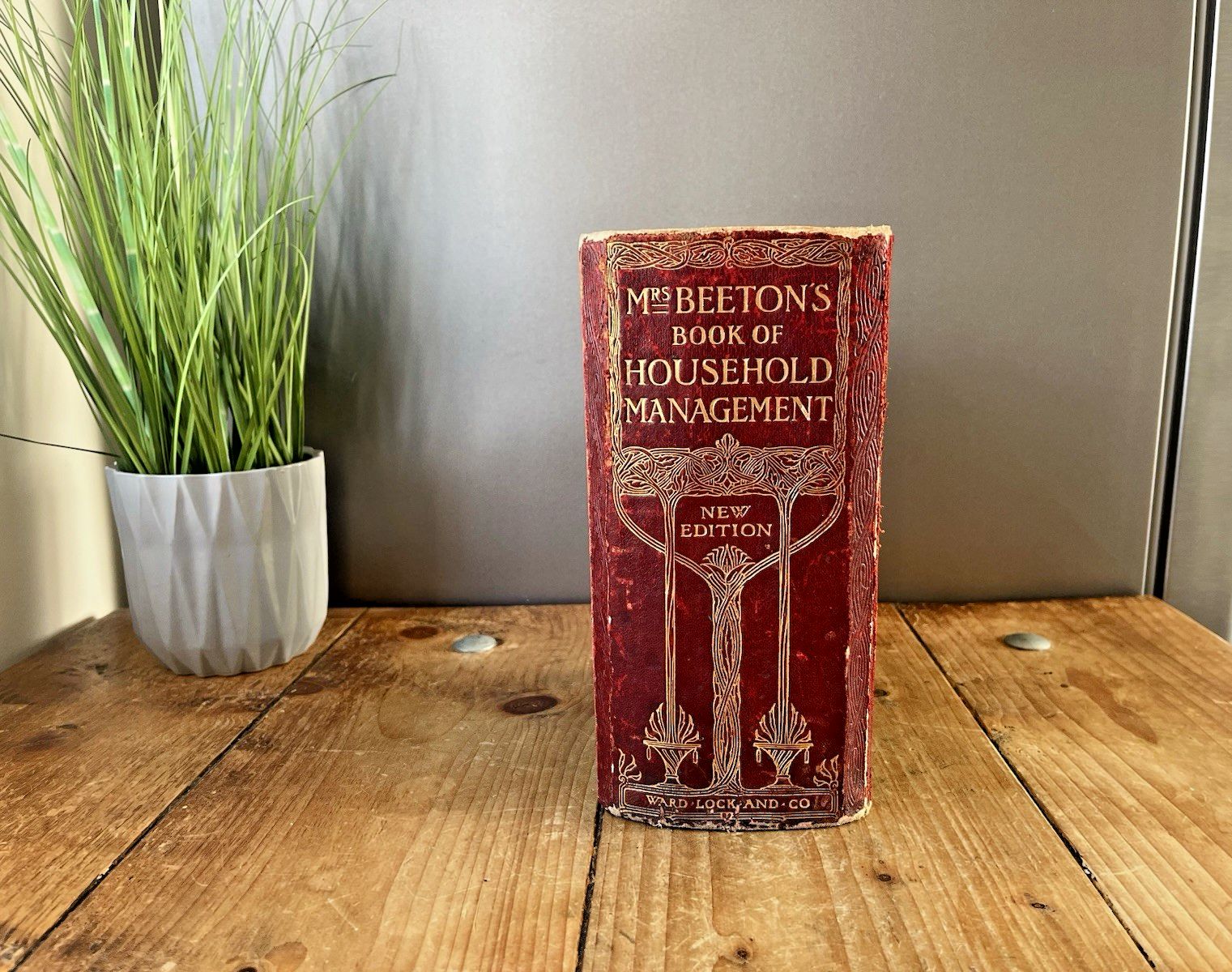 1907 Mrs Beetons Book Of Household Management New Edition Leather Ward Lock & Co photo for sale