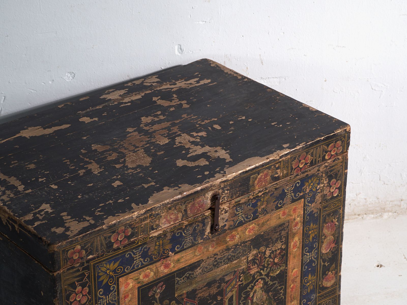 Antique Painted Trunk In Pine Wood – China, Circa 1900 photo furniture