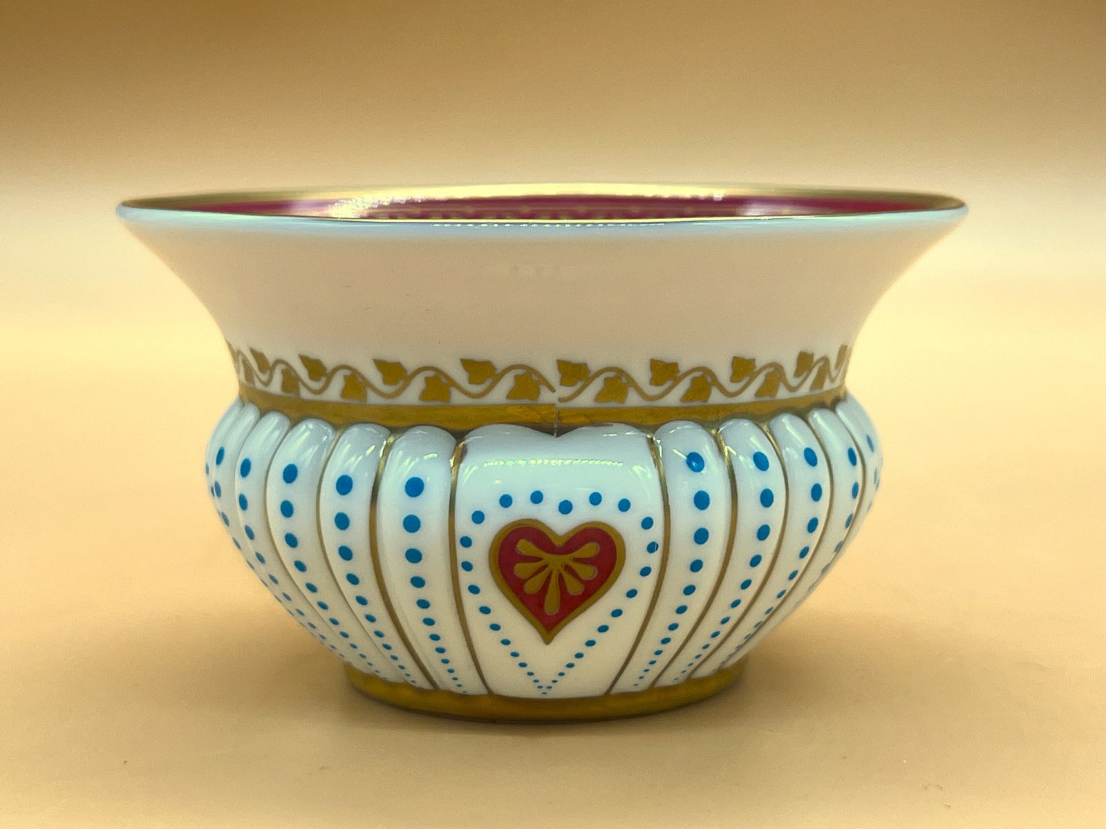 Wedgwood China Queen Of Hearts Design Roomkannetje En Suikerpot Set Nieuw In Doos. photo buy