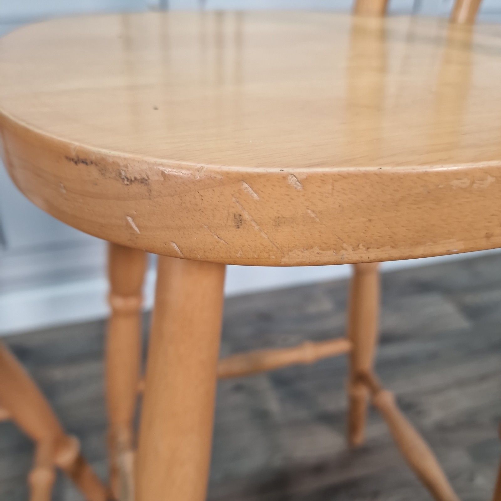 photo vintage Vintage Breakfast Bar Stools Solid Wood Kitchen Tall Chairs Seats Early Settler