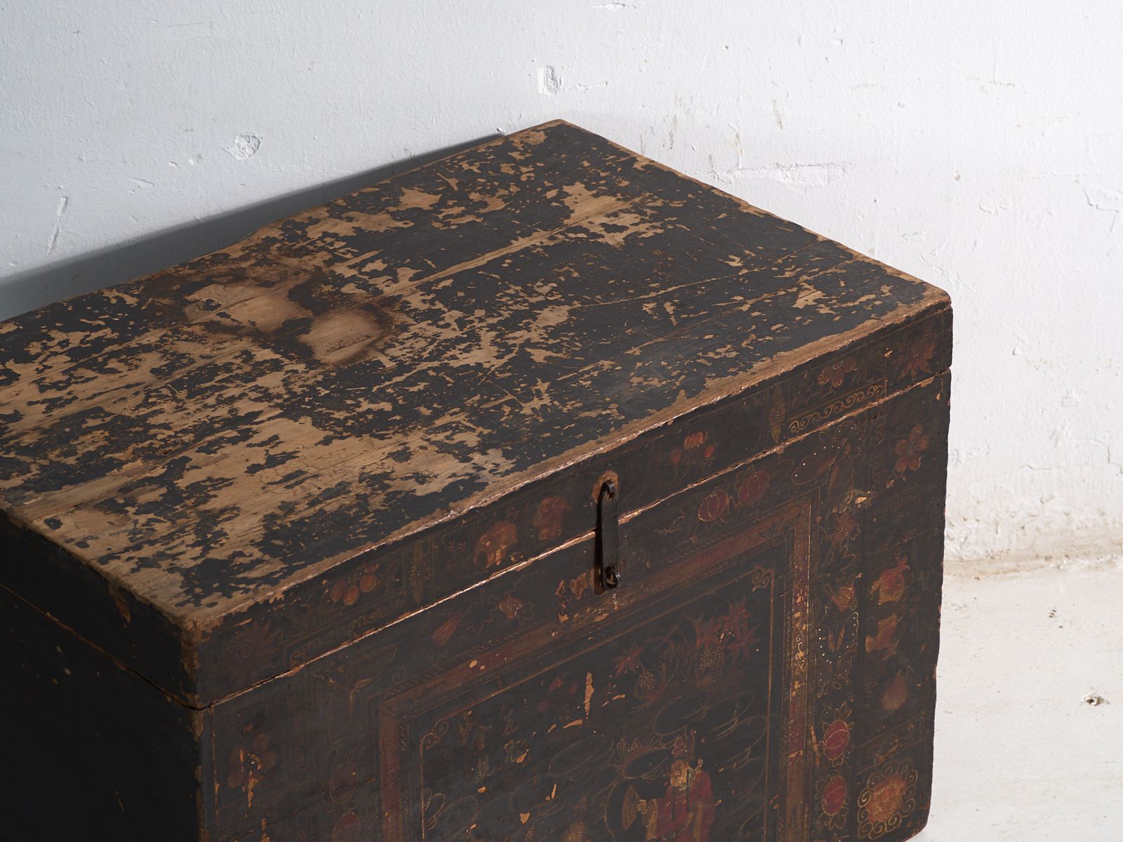Antique Painted Trunk In Pine Wood – China, Circa 1900 photo furniture