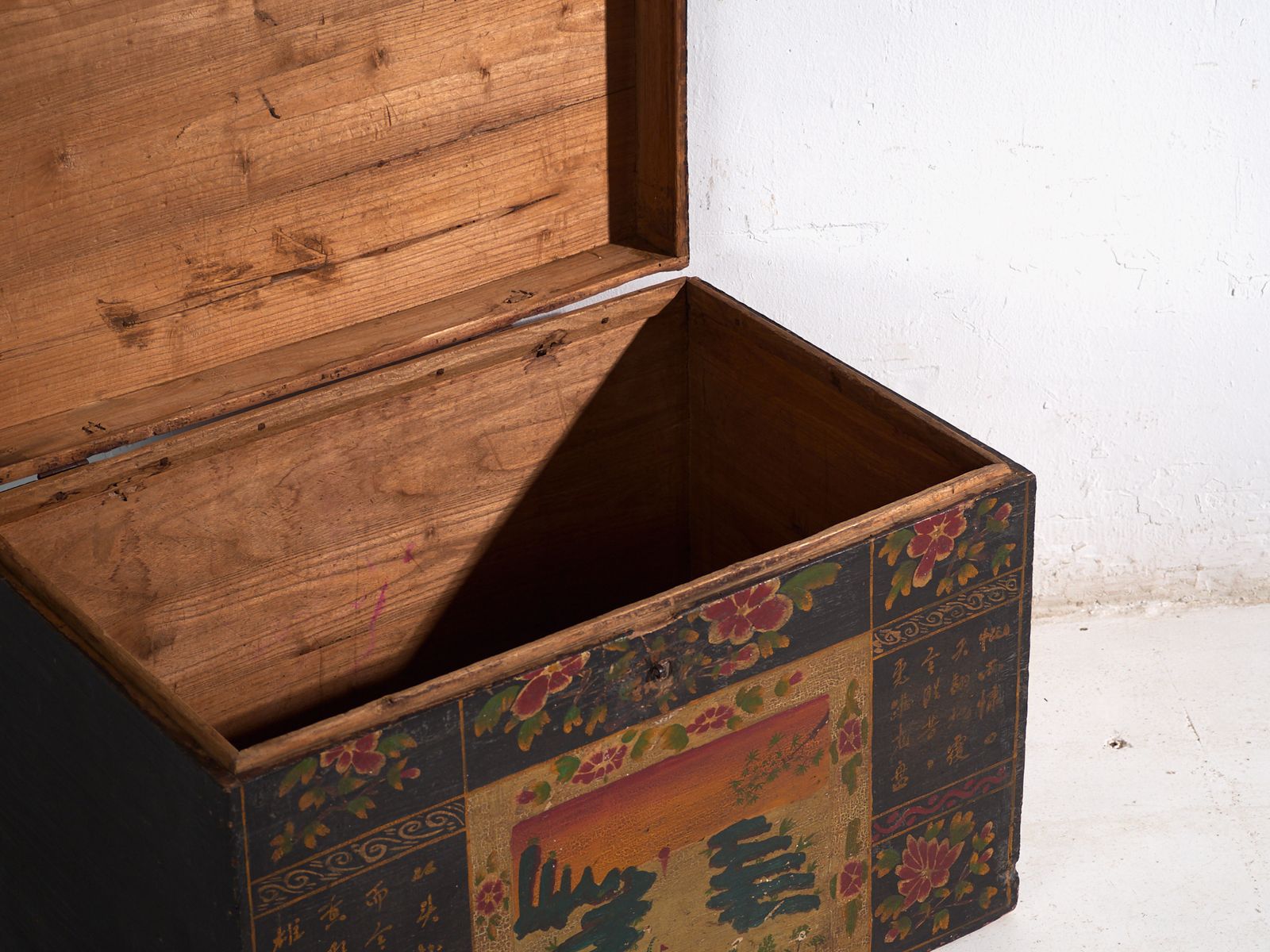 Antique Painted Trunk In Pine Wood – China, Circa 1900 photo Furniture