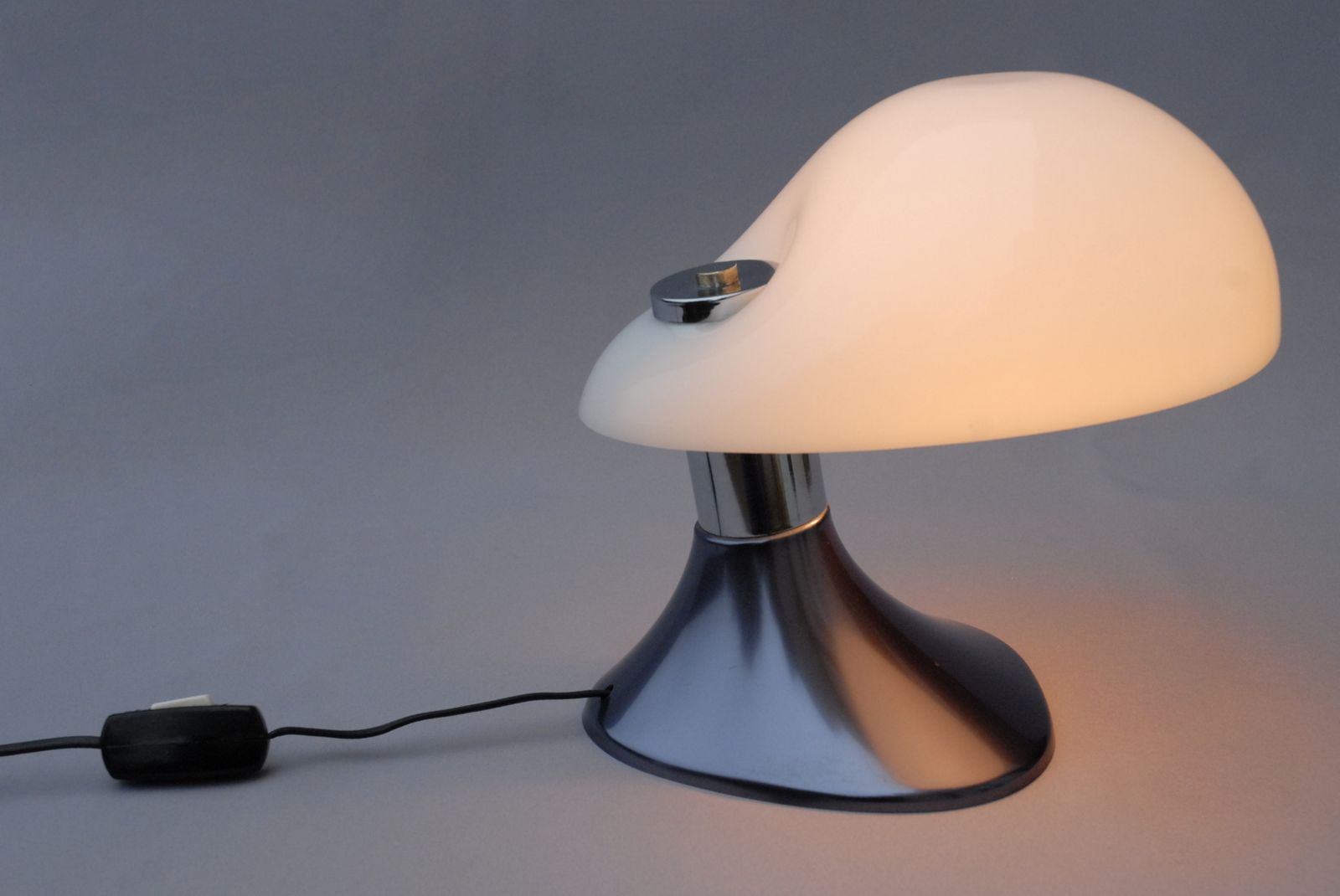 645.0 Cobra Table Lamp From Guzzini, Italy, 1970s photo