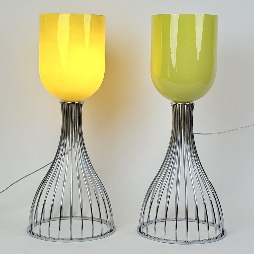 Paar chromen tafellampen met geel Murano-glas van Vistosi, jaren 1990 photo furniture