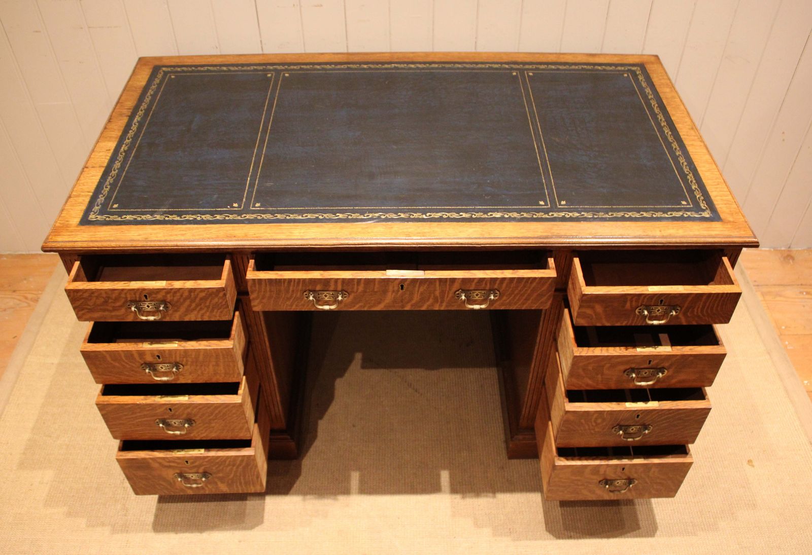 Large Edwardian Figured Oak Pedestal Desk photo for sale