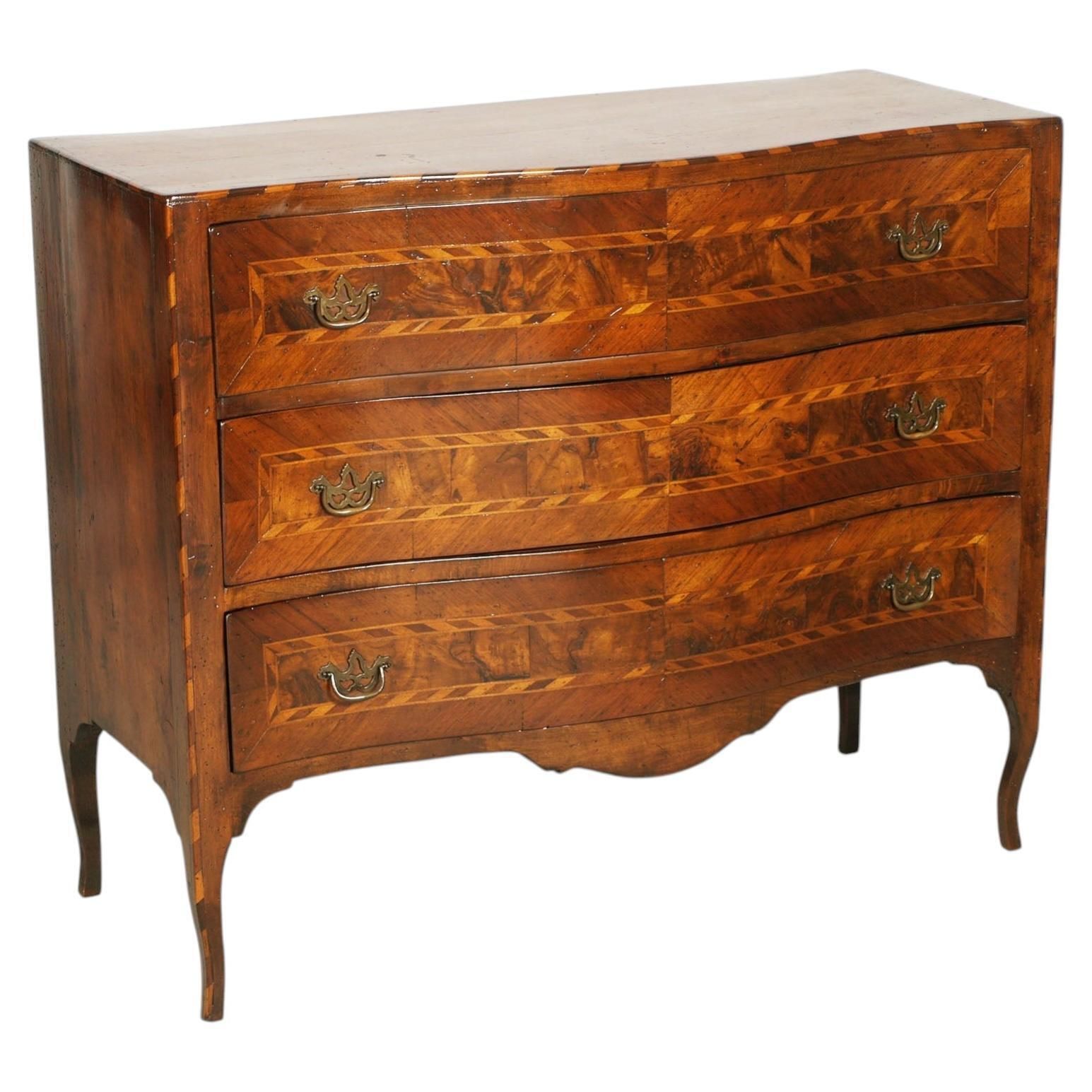 Venetiaanse commode in walnoot en marqueterie uit een historische villa in Verona, ca. 1830