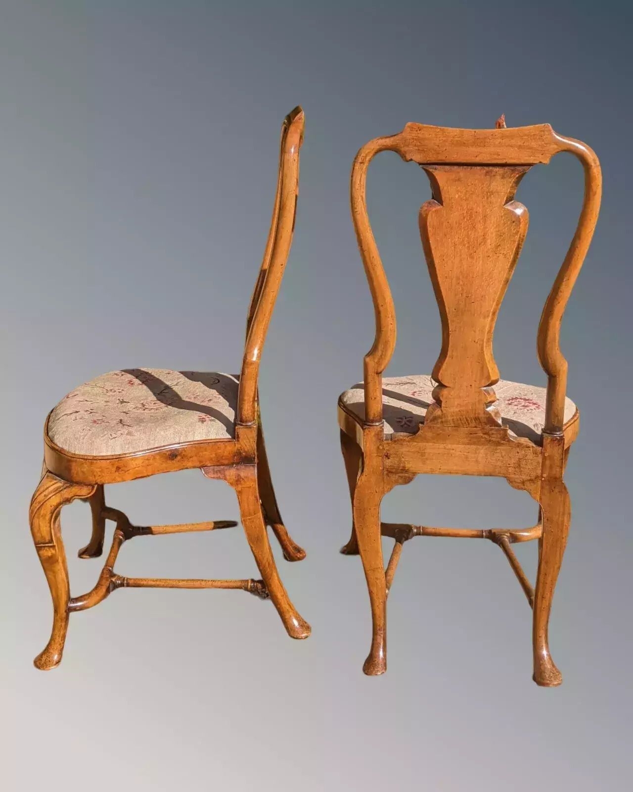photo vinterior Fine Pair Of Queen Anne Walnut Chairs By Charles Tozer