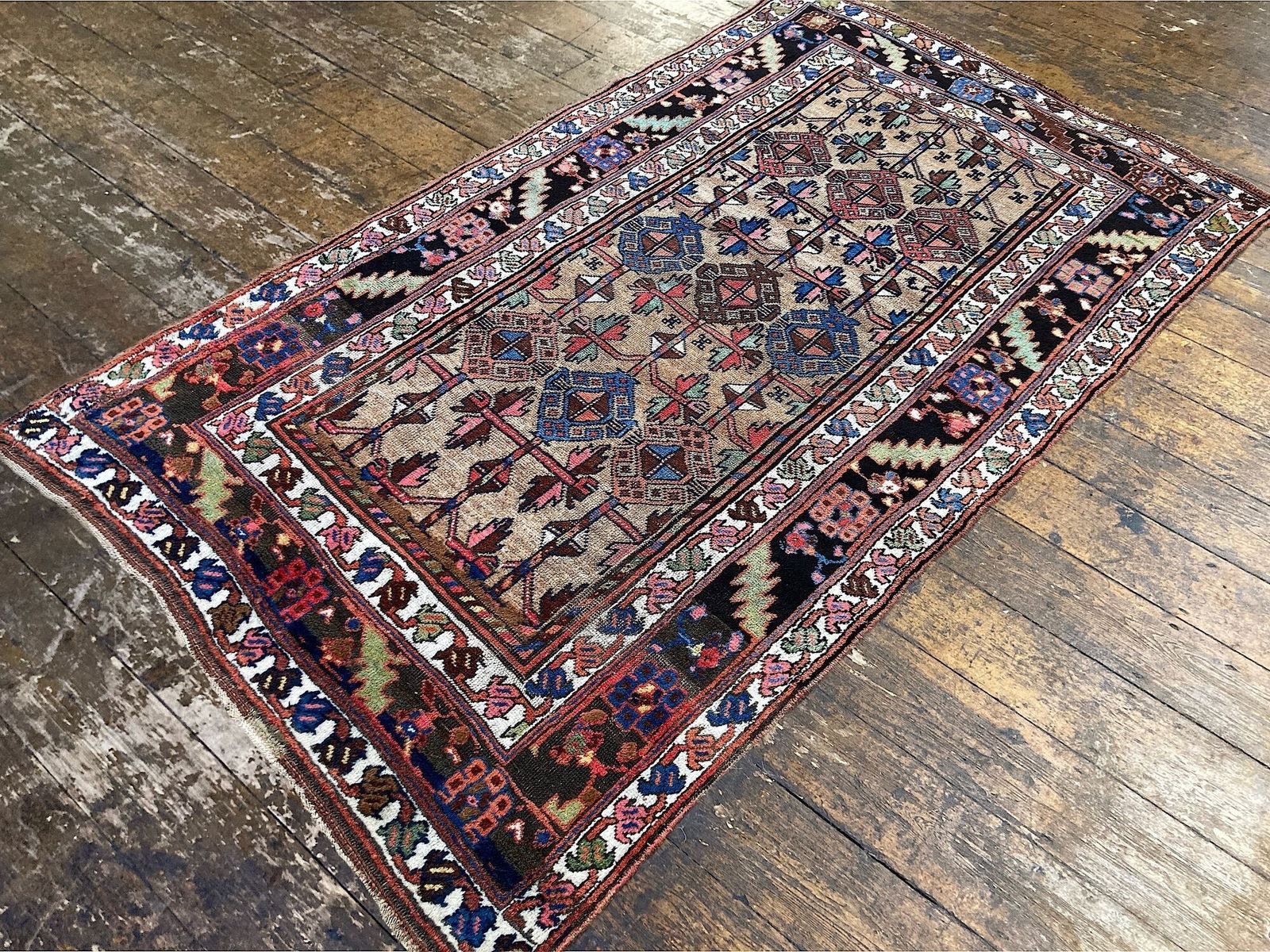 Antiek Koerdisch tapijt 2,12 m x 1,23 m photo vinterior