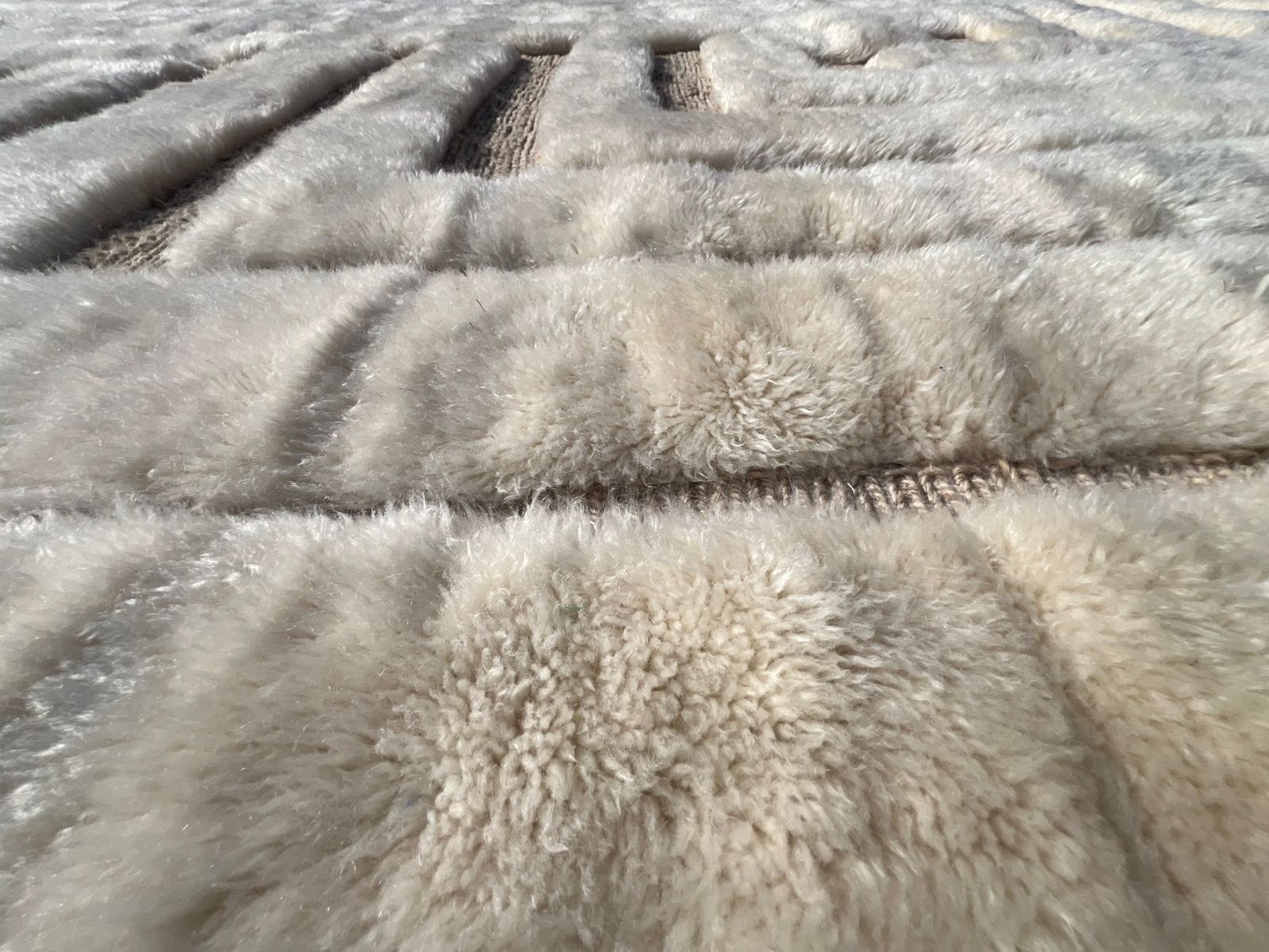 Luxury Mrirt Moroccan Rug 400x300cm Cream Geometric Wool Carpet photo Textiles