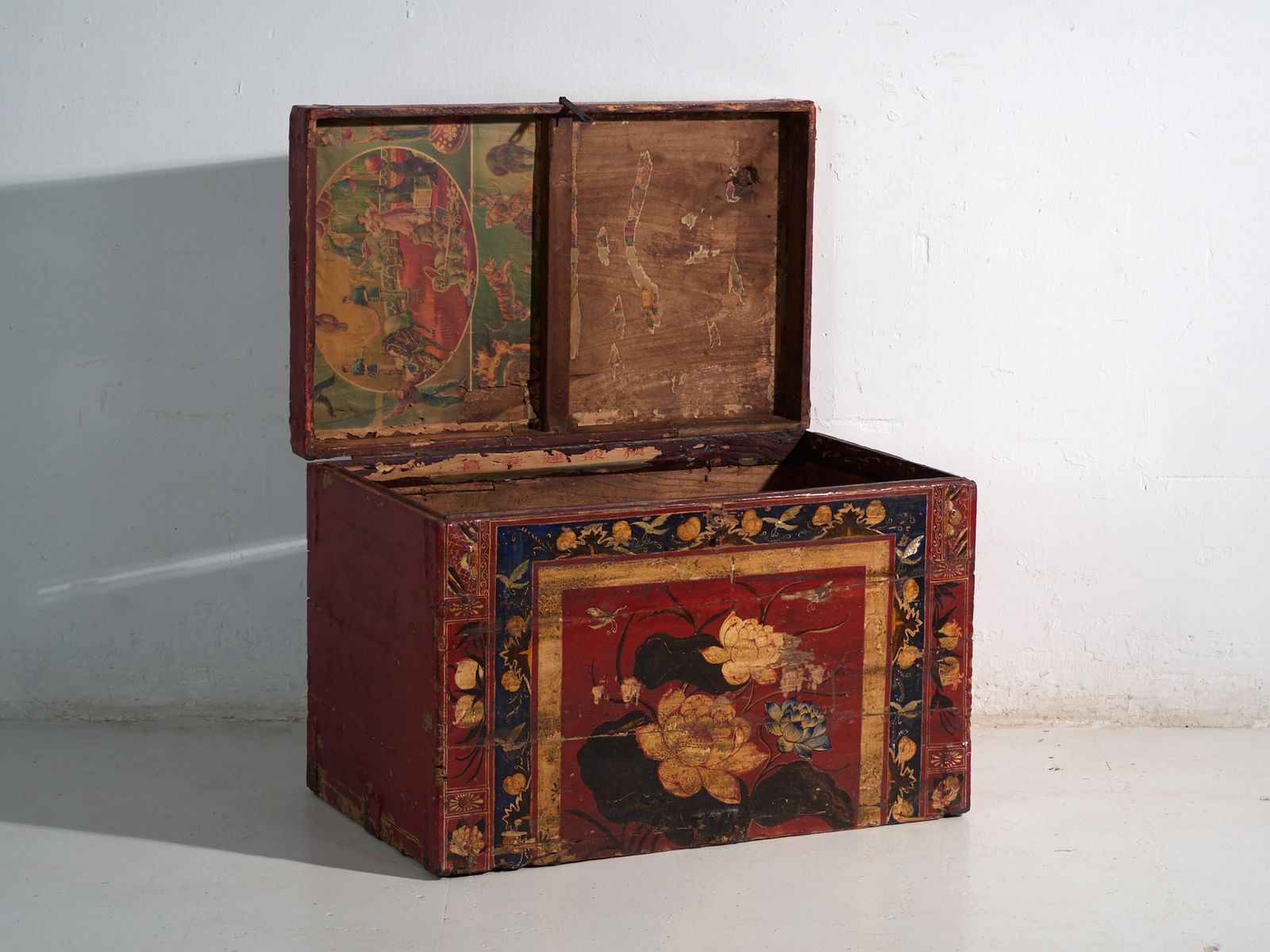 Antique Vermilion Red Painted Trunk In Pine Wood – China, Circa 1900 photo 872.0