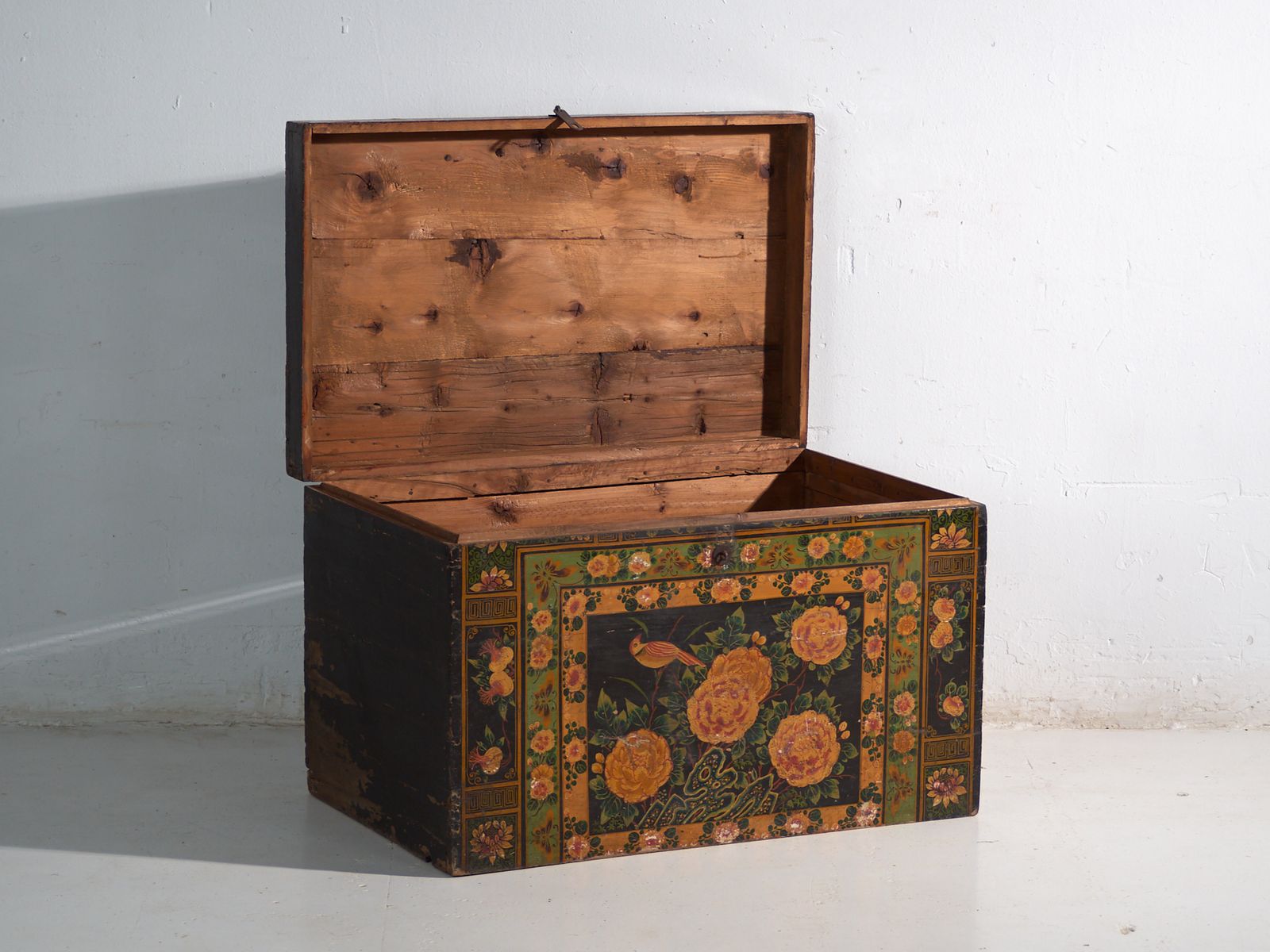 Antique Painted Trunk In Pine Wood – China, Circa 1900 photo Furniture