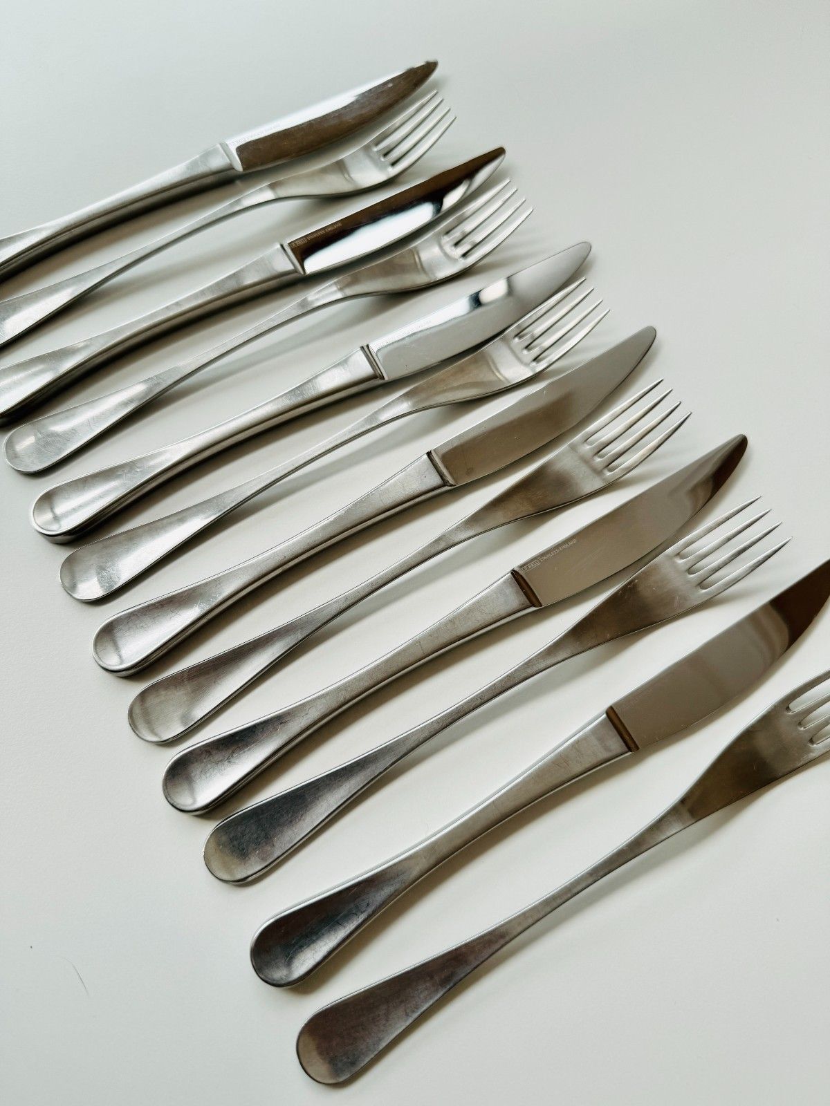 photo vinterior Old Hall Alveston Pattern Cutlery By Robert Welch 50 Piece Canteen For 6 Places
