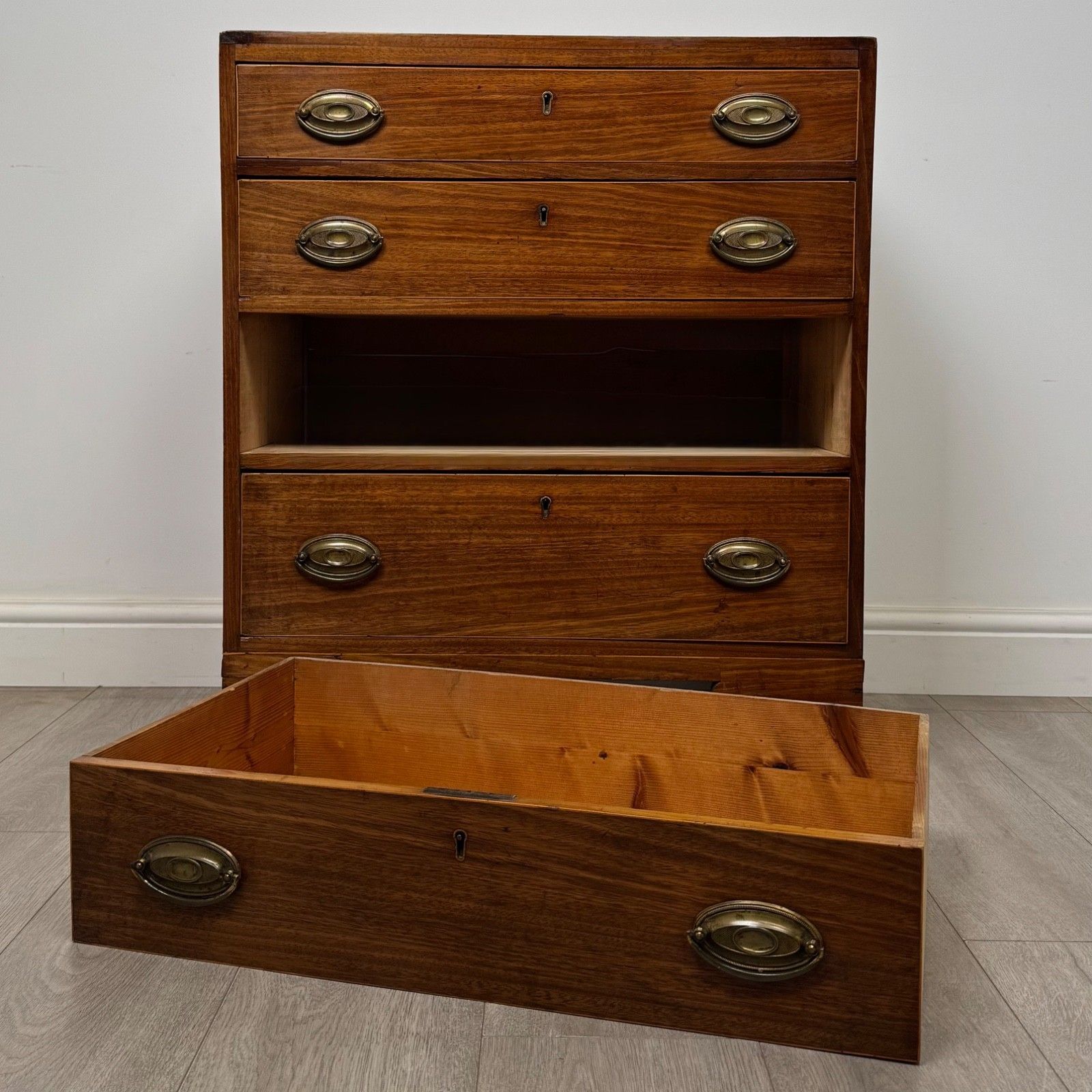 photo for sale Antique 18th Century Small Georgian Chest Of Drawers In Mahogany ( Af 5815 )