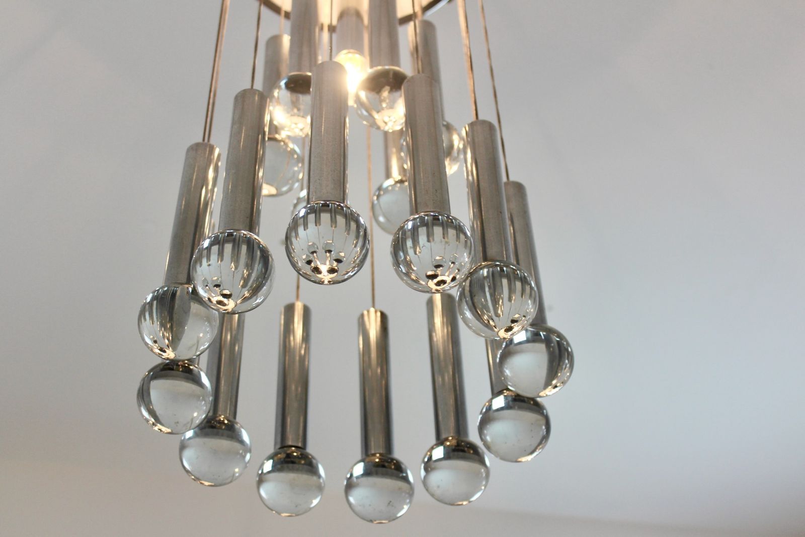 photo furniture Gaetano Sciolari Italian Space Age Chrome And Glass Sphere Chandelier
