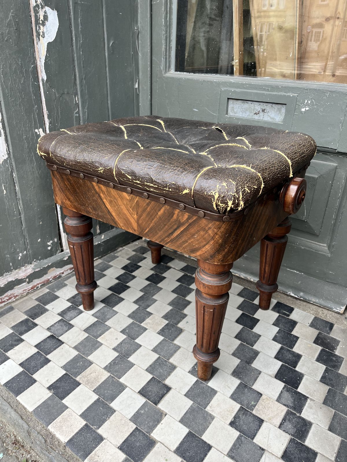 H Brooks And Co Victorian Walnut Adjustable Piano Stool