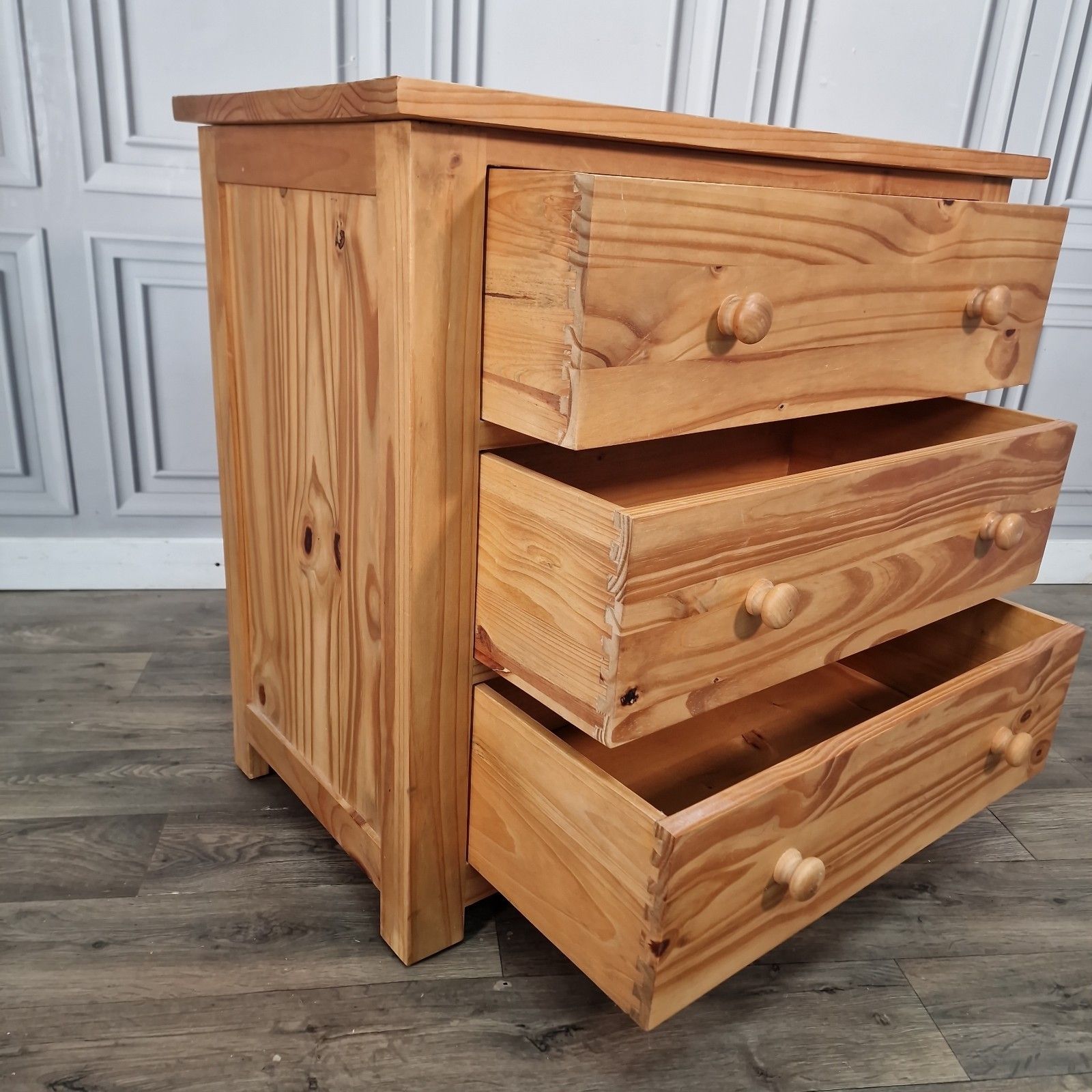 Vintage Chest Of Drawers Solid Pine Three Drawer Bedroom Storage Cabinet Commode photo 190.0