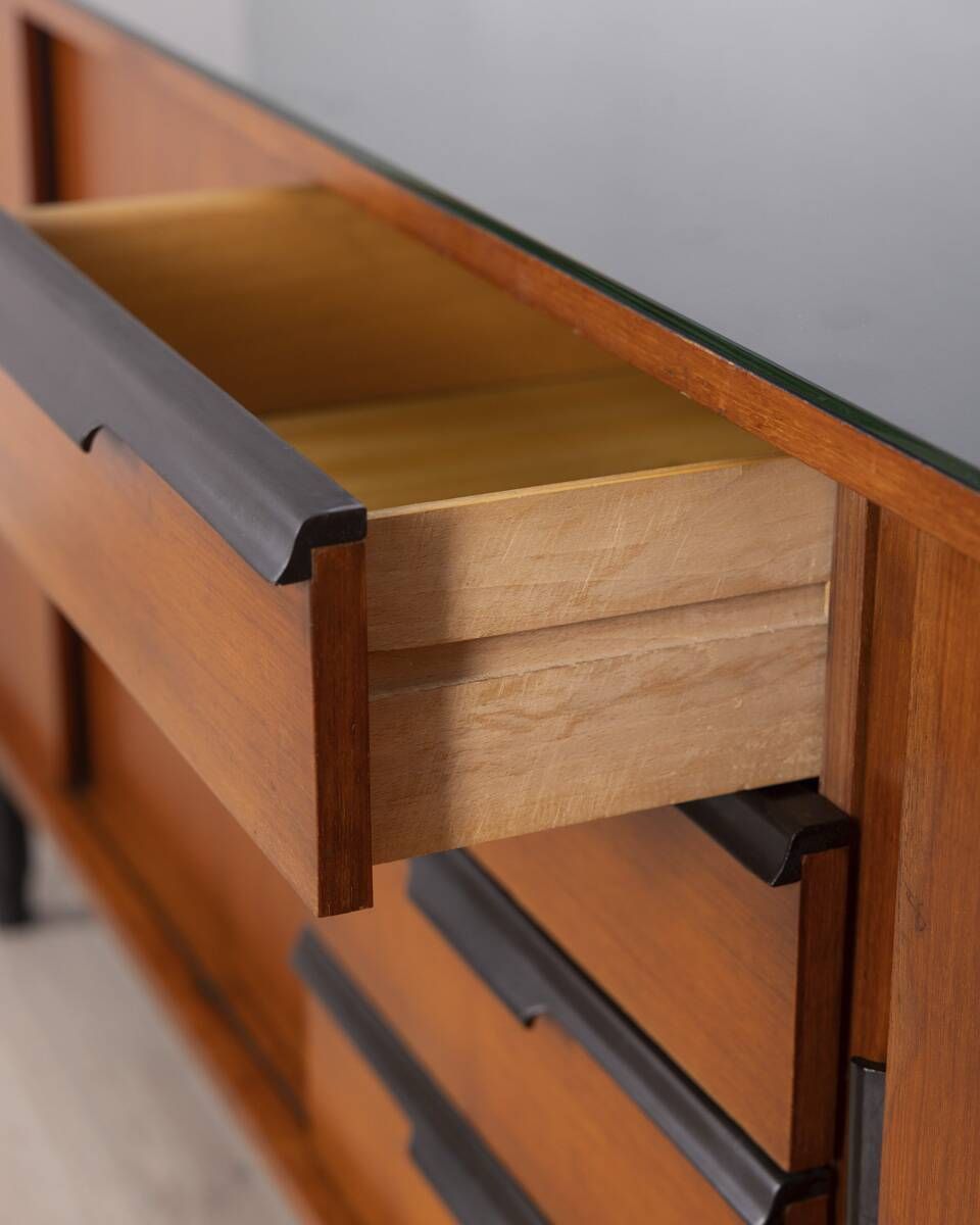 photo vinterior Sideboard In Wood And Glass With An Italian Design From The 1960s
