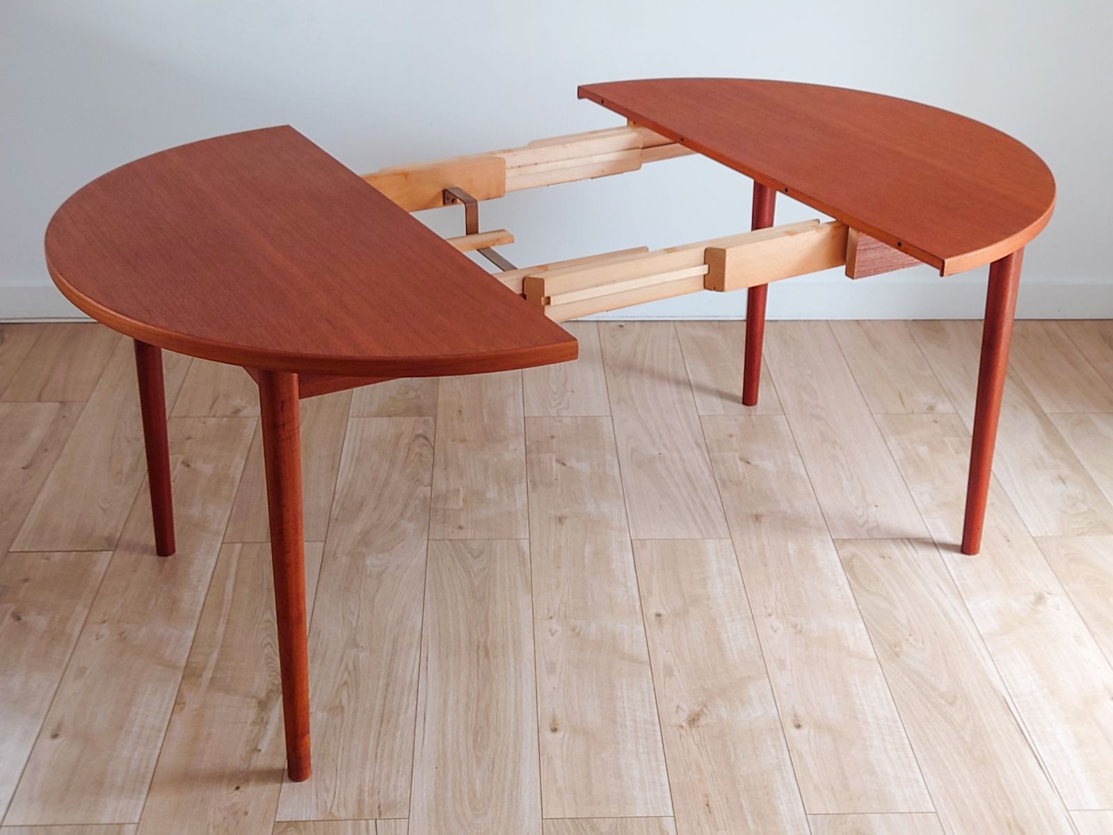 Mid Century Round Teak Dining Table By Nils Jonsson For Hugo Troeds, Sweden photo vintage