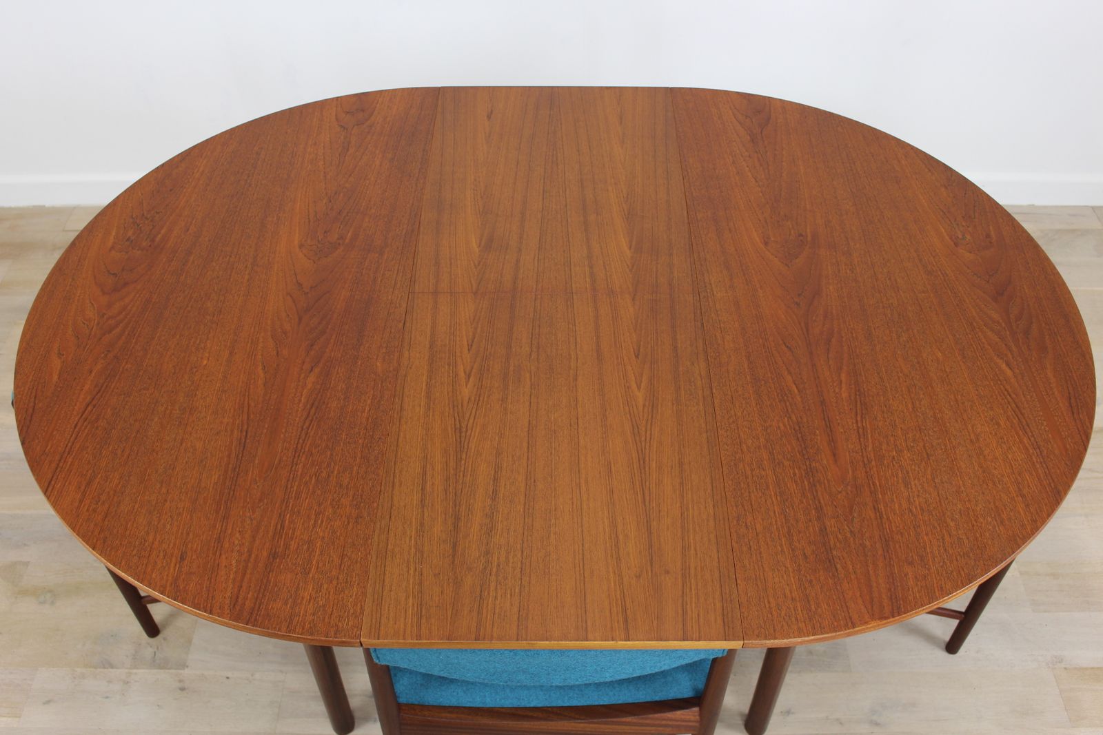 photo vinterior Late 1960s McIntosh Teak "Roundette” Circular Table & Chairs Dining Set