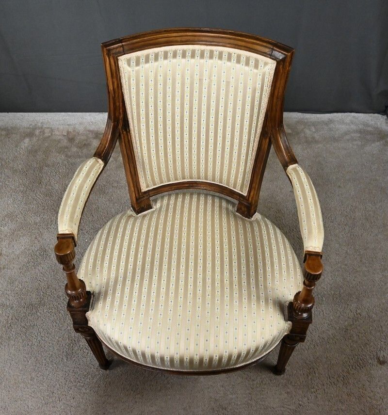 photo for sale Cabriolet Armchair In Beechwood, Louis XVI Period – Second Half Of The 18th Century