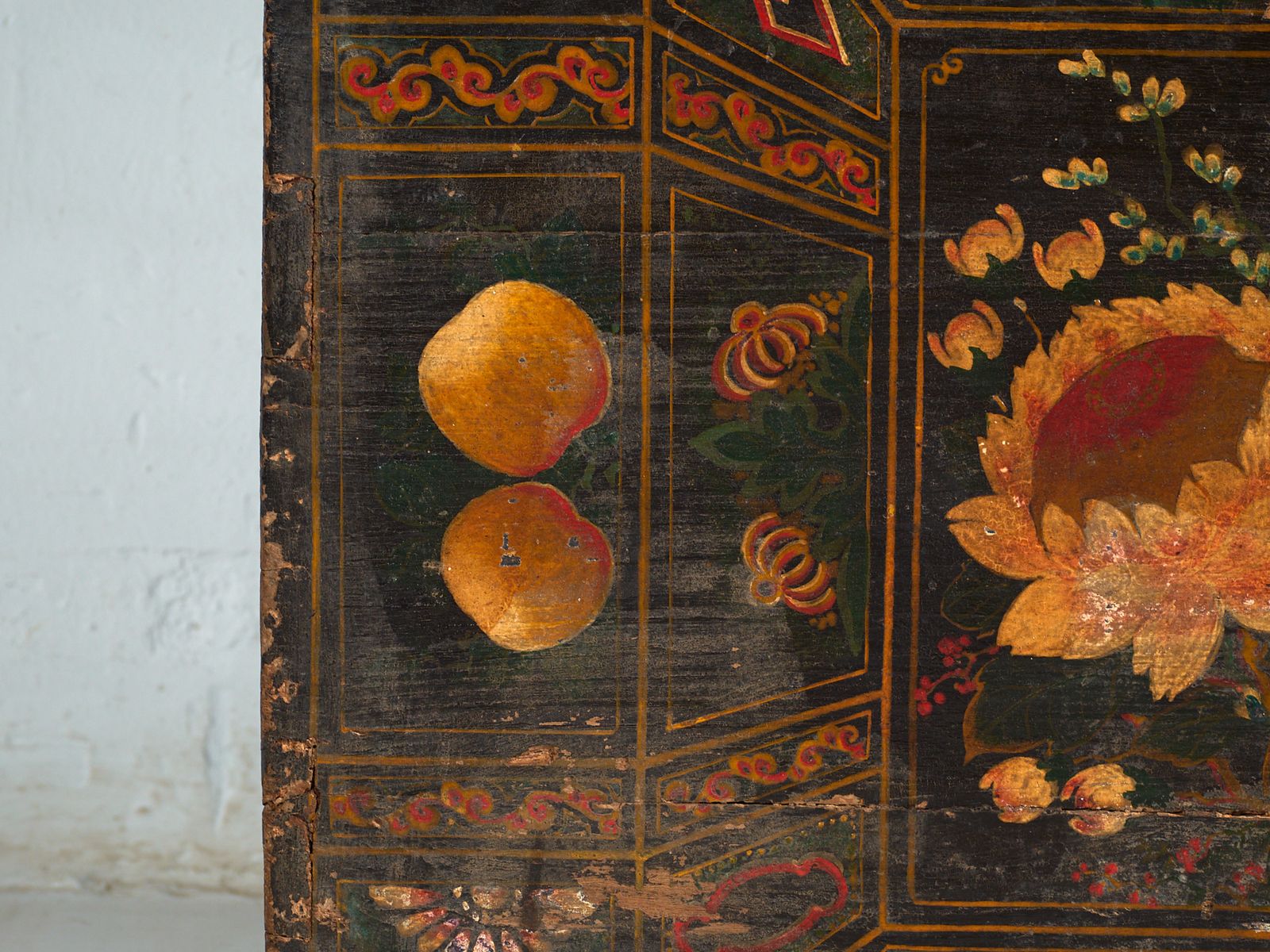 Antique Painted Trunk In Pine Wood – China, Circa 1900 photo vinterior