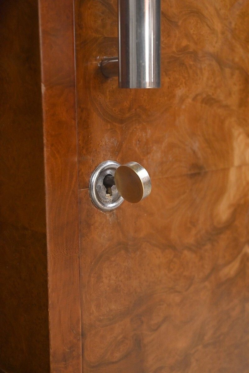 photo furniture Art Deco Bibus In Elm Burl Veneer – 1940