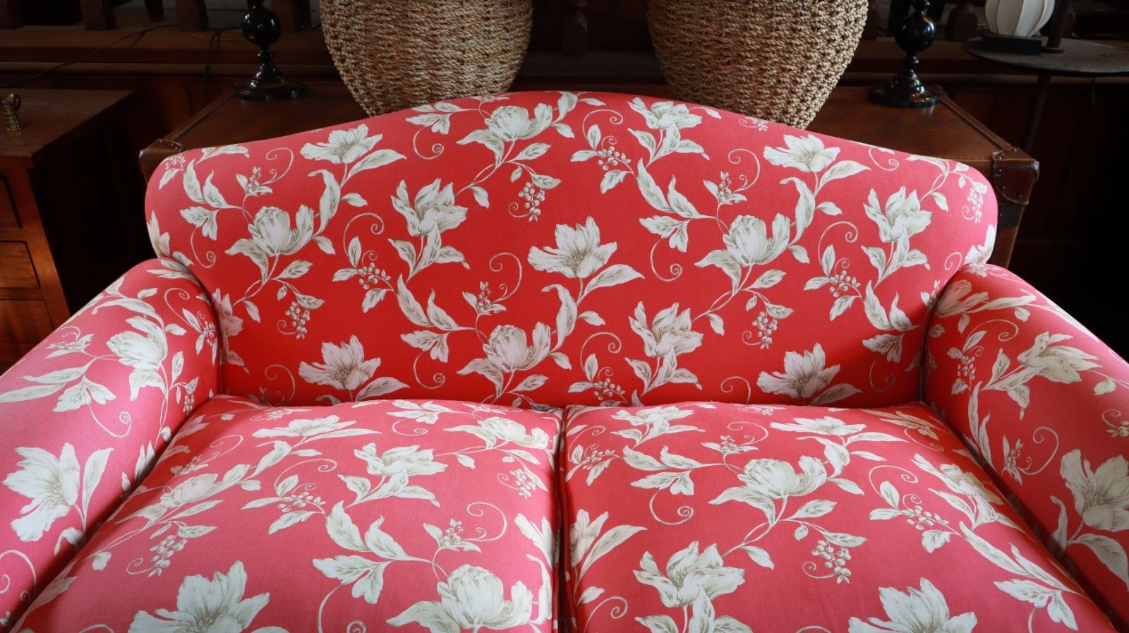 photo for sale Beaumont And Fletcher George Smith Style Small 2 Seater Sofa Crimson Floral 🚚