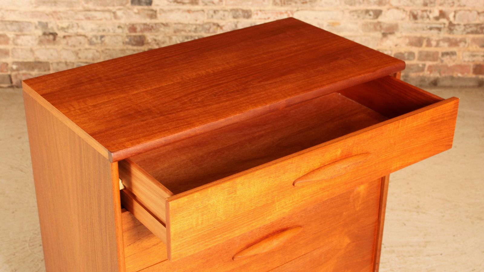 Mid Century Teak Chest Of 4 Drawers On Casters By Austinsuite, Circa 1960s photo vinterior