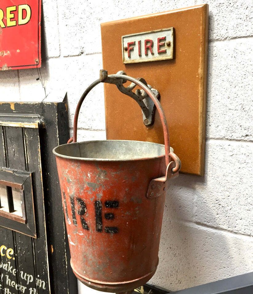 Antique Red Galvanised Fire Bucket & Handle / Original Wooden Wall Bracket Sign photo vintage