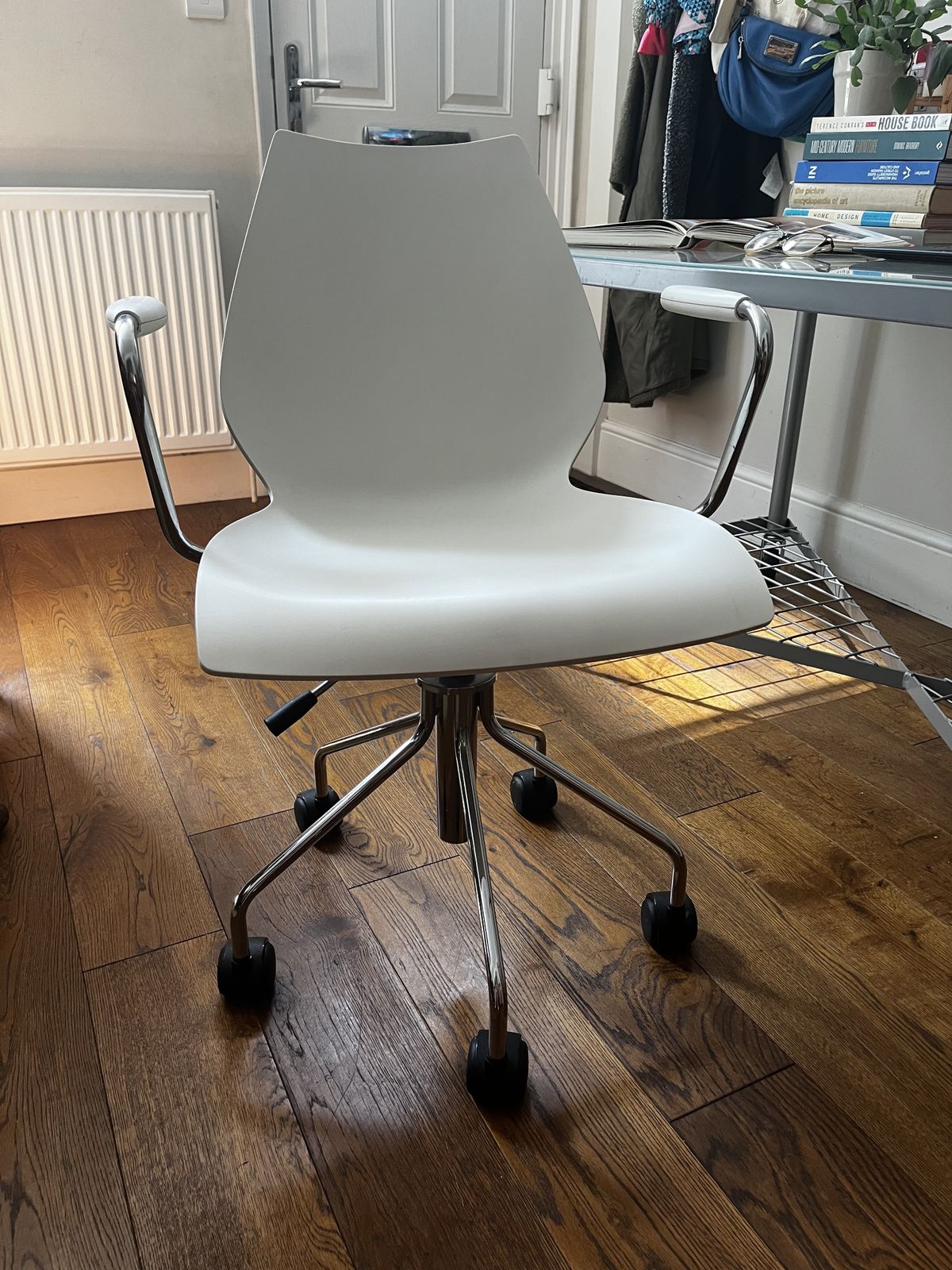 Vintage 90’s Kartell Maui Swivel Chair White Designed By Vico Magistretti 1996