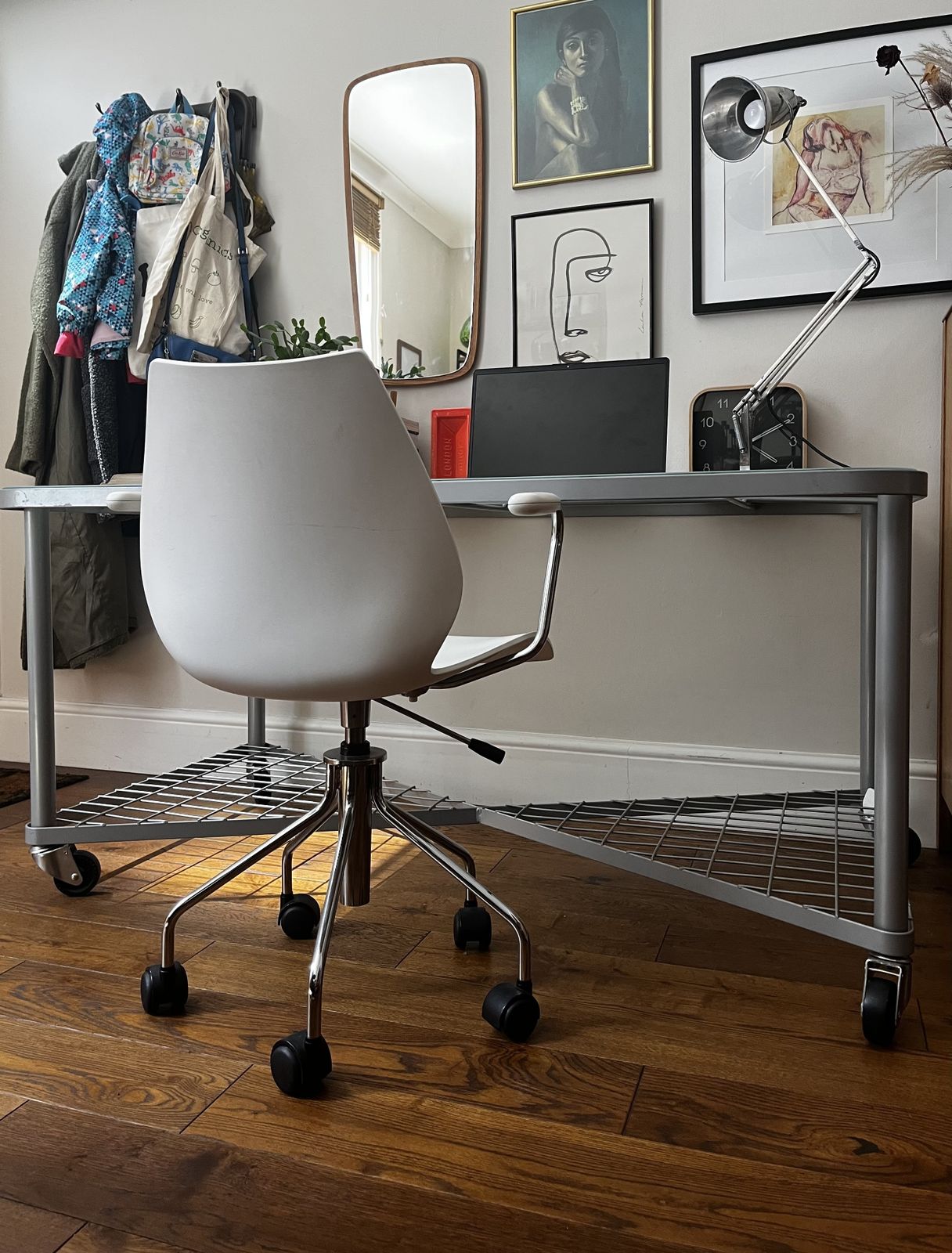 Vintage 90’s Kartell Maui Swivel Chair White Designed By Vico Magistretti 1996 photo vinterior