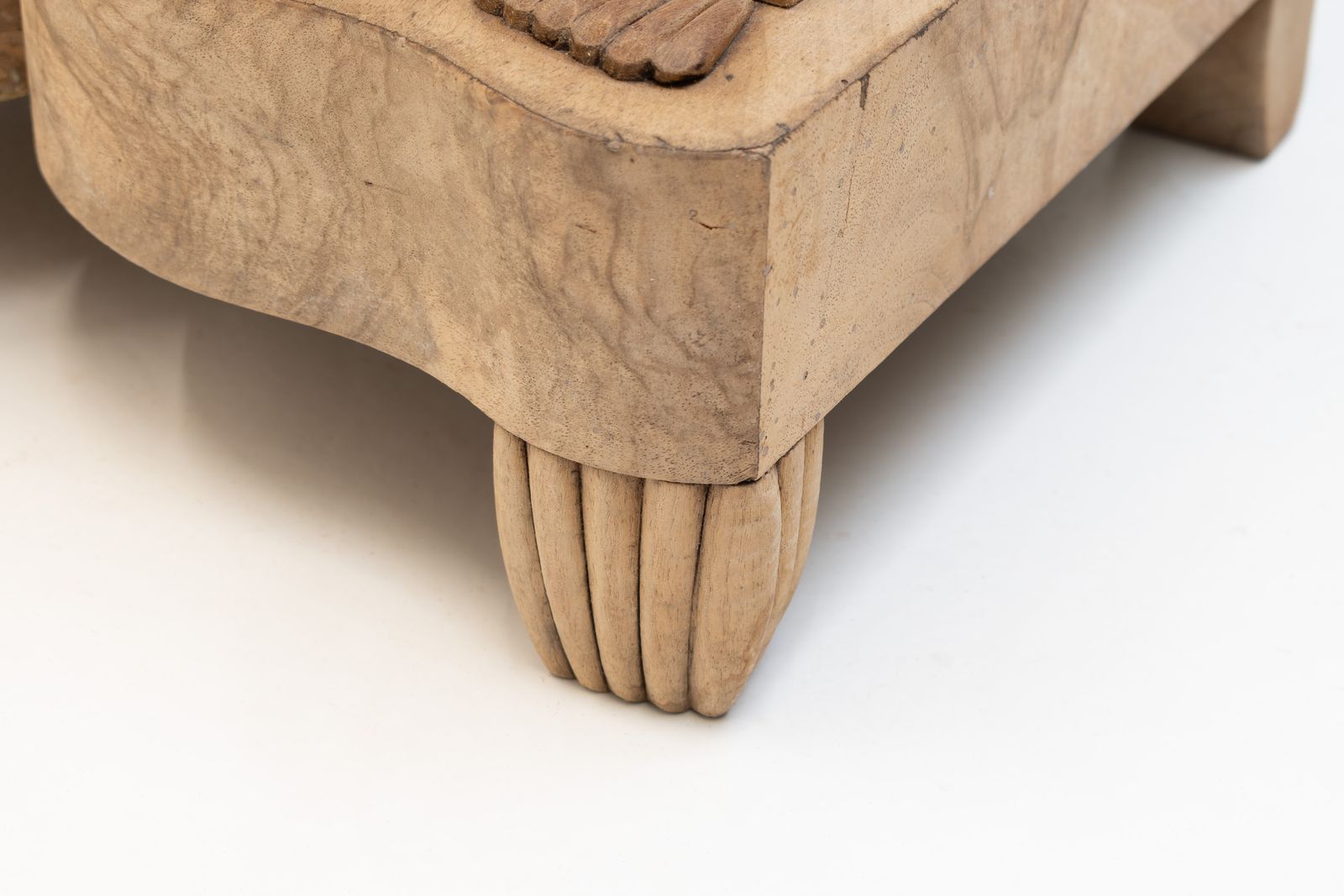 photo furniture Elm Console