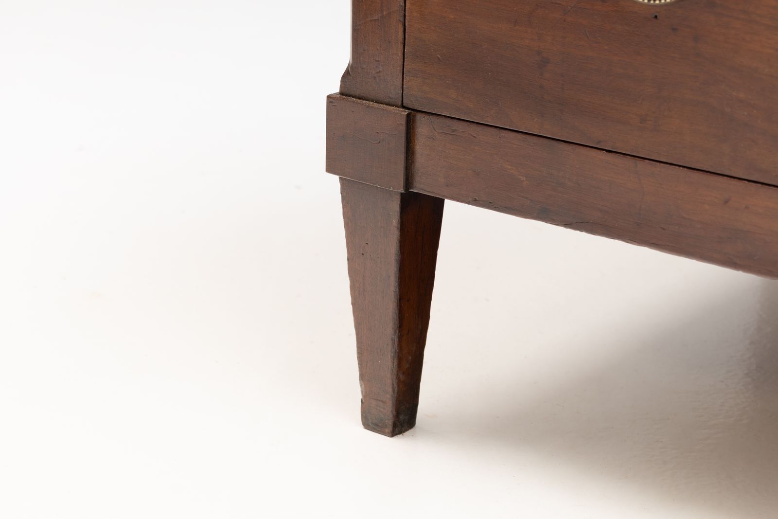photo furniture Mahogany Commode