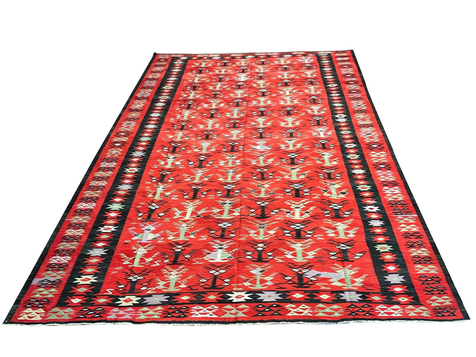 Antiek kilim tapijt, Turks handgemaakt vloerkleed, platgeweven, rood geometrisch tapijt photo furniture