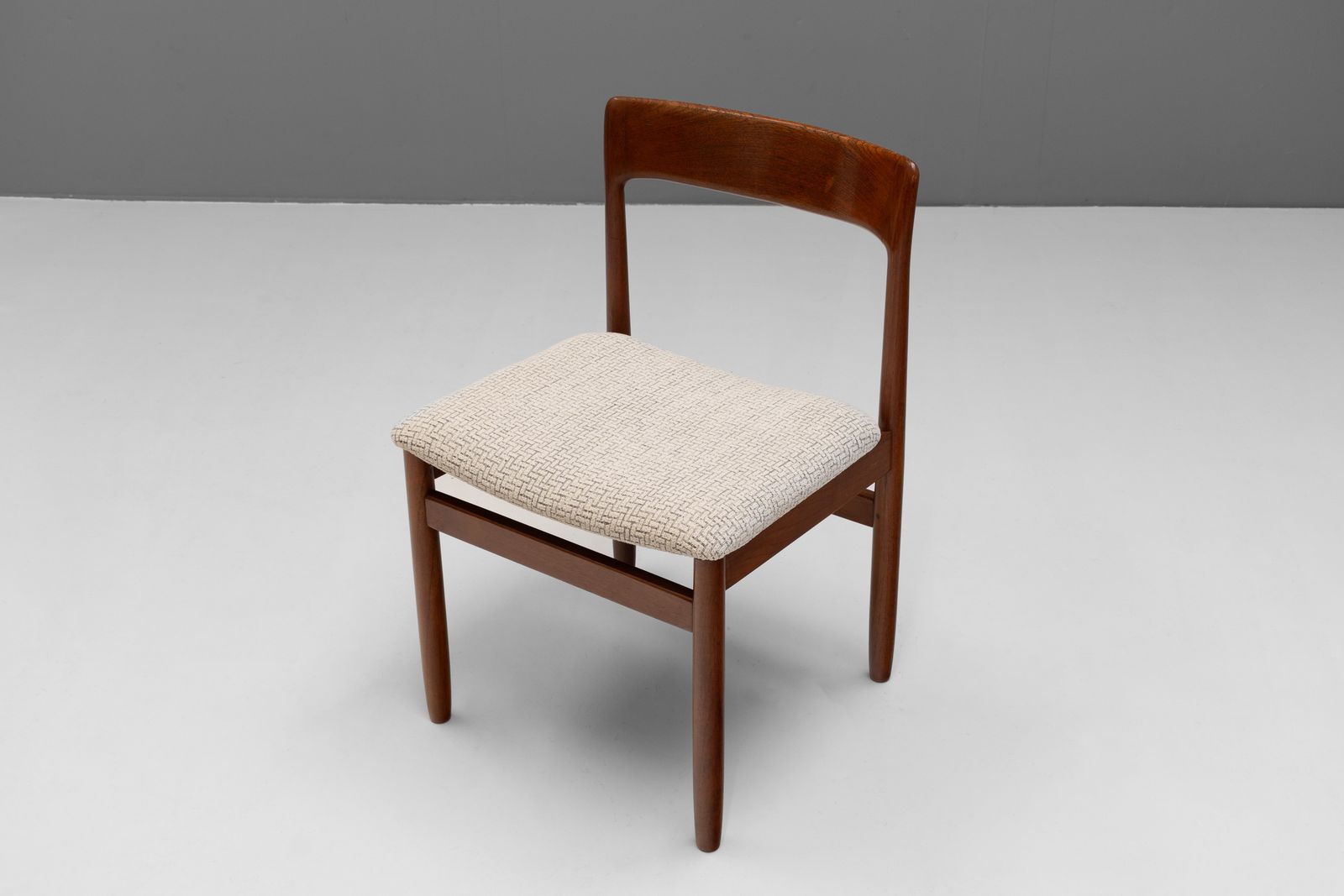 Set Of Six Fonseca Teak Dining Chairs photo vinterior