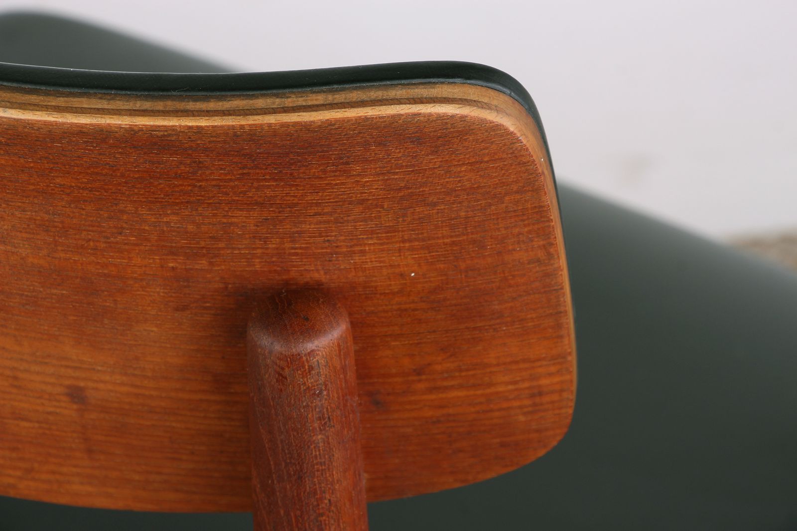 photo buy Set Of 4 Danish Chairs In Teak, Black Skai And Brass By Sven Chrobat For Sax 1960.