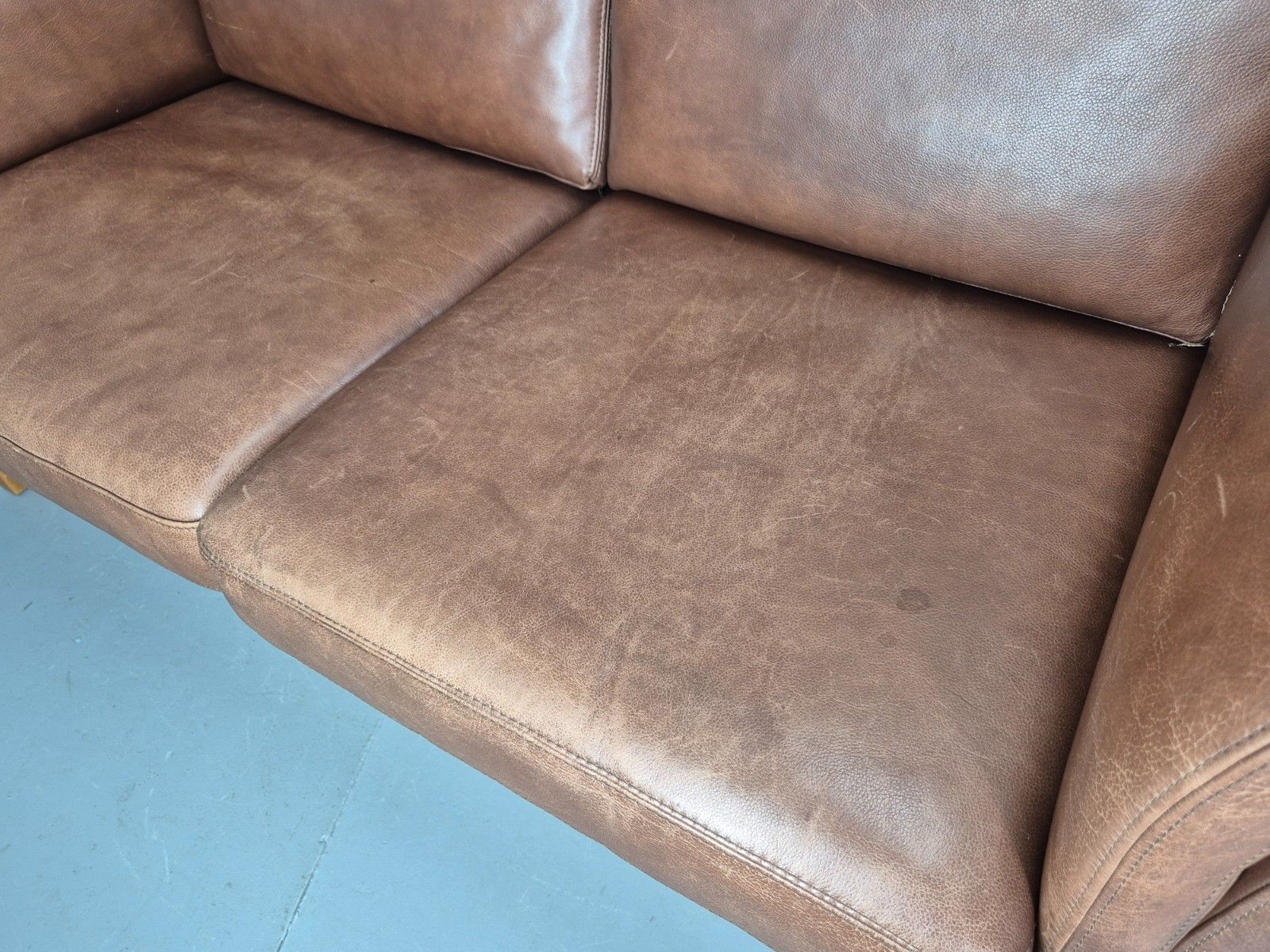 photo vintage Vintage Mid Century 2 Seater Sofa Danish 1980s Leather Retro Eb11636