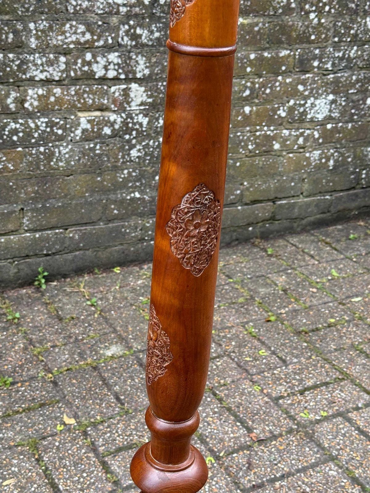 295.0 Stunning Vintage Indian Carved Wooden Standard Lamp Pumposh Mid Century Floor Lamp Working And Tested photo