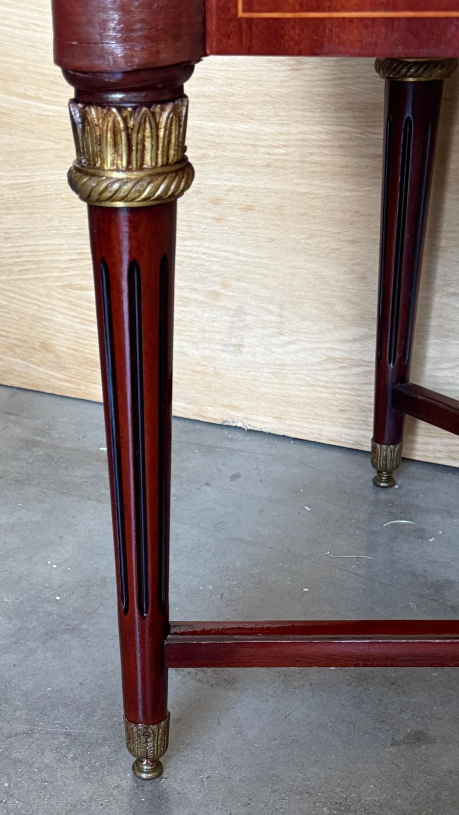 photo vinterior Table basse néoclassique d'époque en acajou, galerie en bronze doré