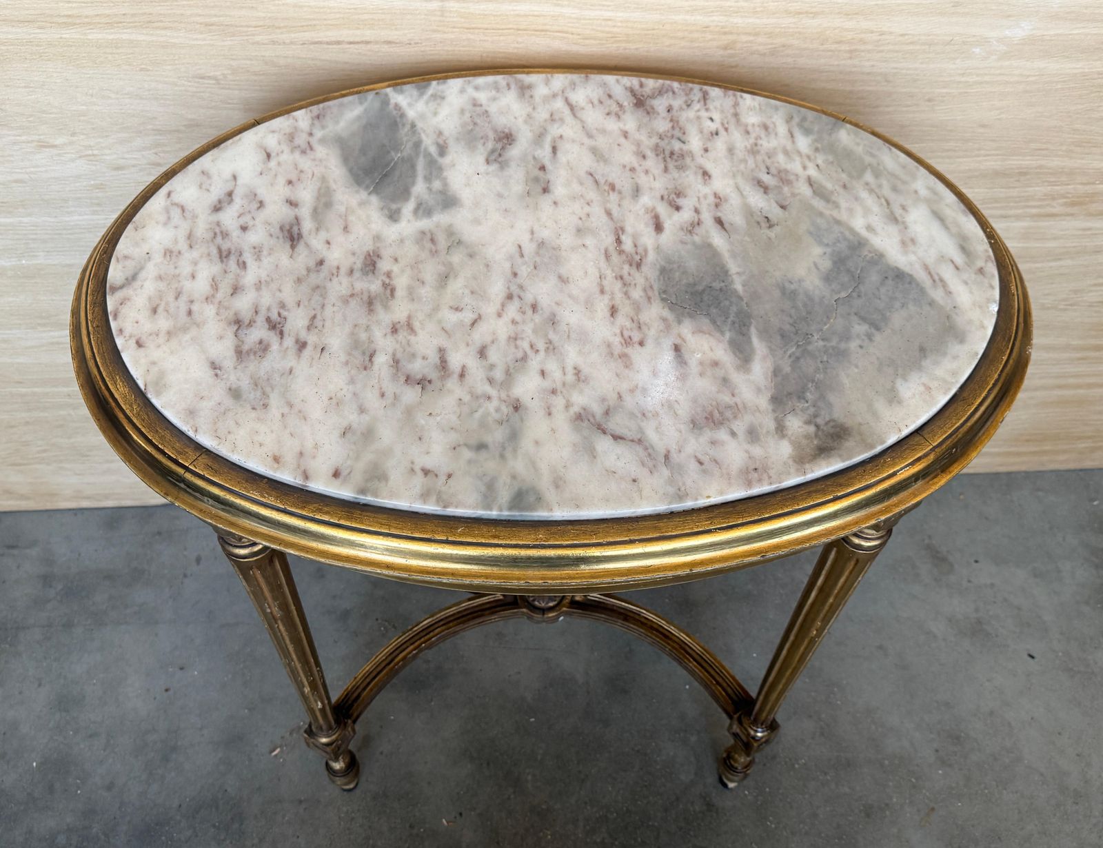 Console ovale d'époque de style Louis XVI dorée à quatre pieds photo 1651.0