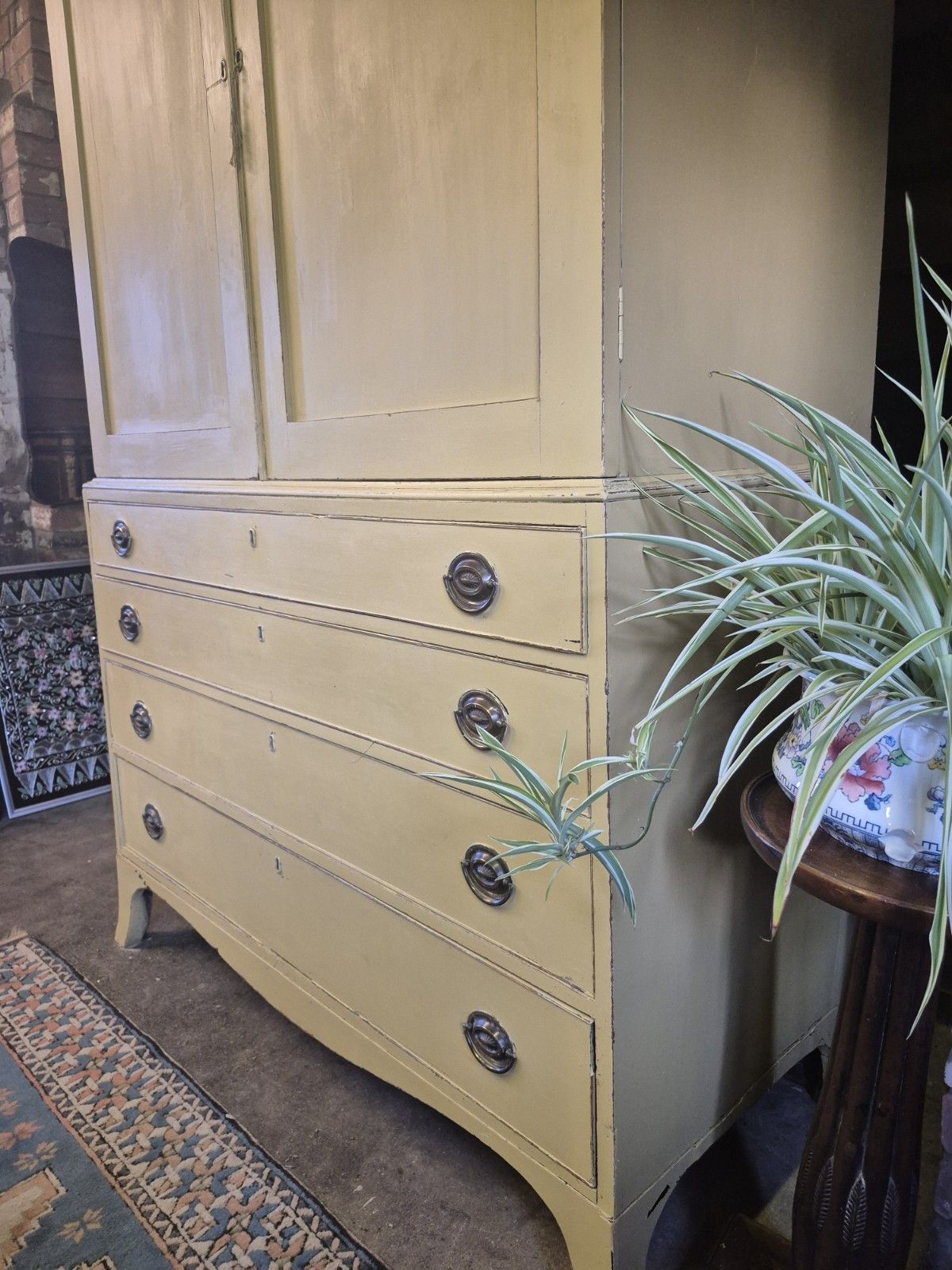 photo vintage Fabulous C1820 Rustic Country House Yellow Regency Larder Cupboard Linen Press