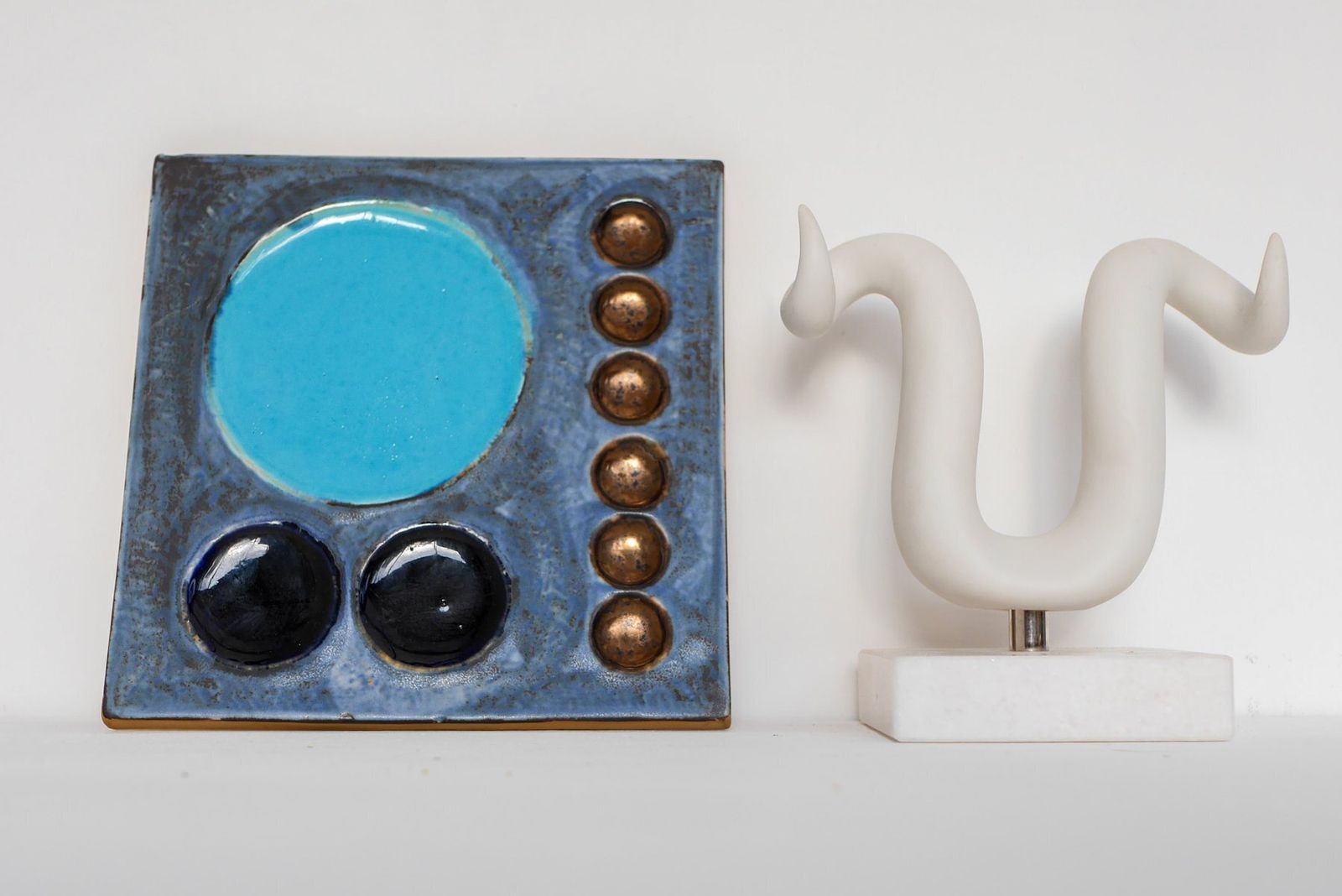 photo furniture Mid Century Modern Scandinavisch Wandobject Van Alberius Voor Rörstrand, Jaren 1960