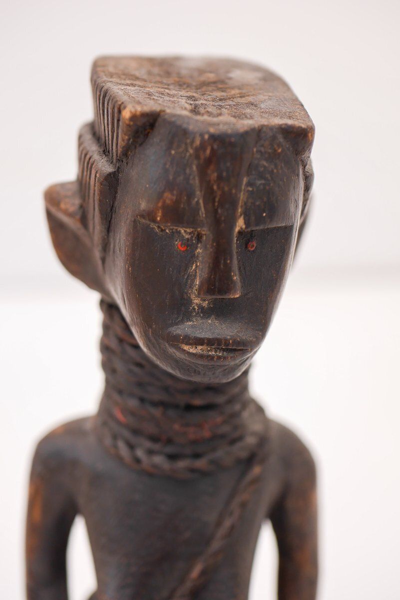 Midden 20e eeuw – Traditionele Afrikaanse hardhouten tribale vrouwelijke figuren, jaren 1920, set van 2 photo furniture