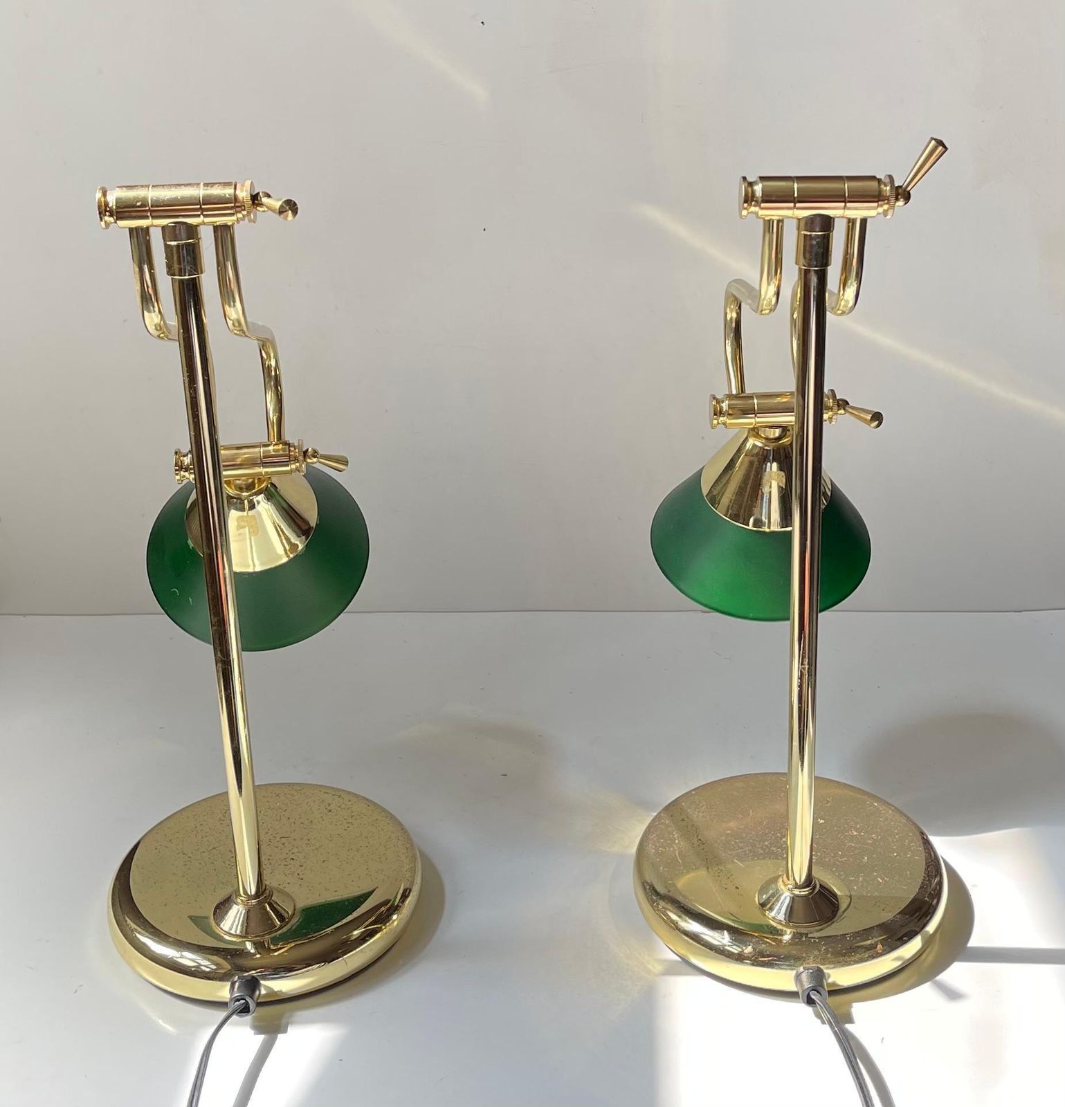 Vintage Scandinavische bureaulampen of tafellampen in messing en groen glas photo 697.0