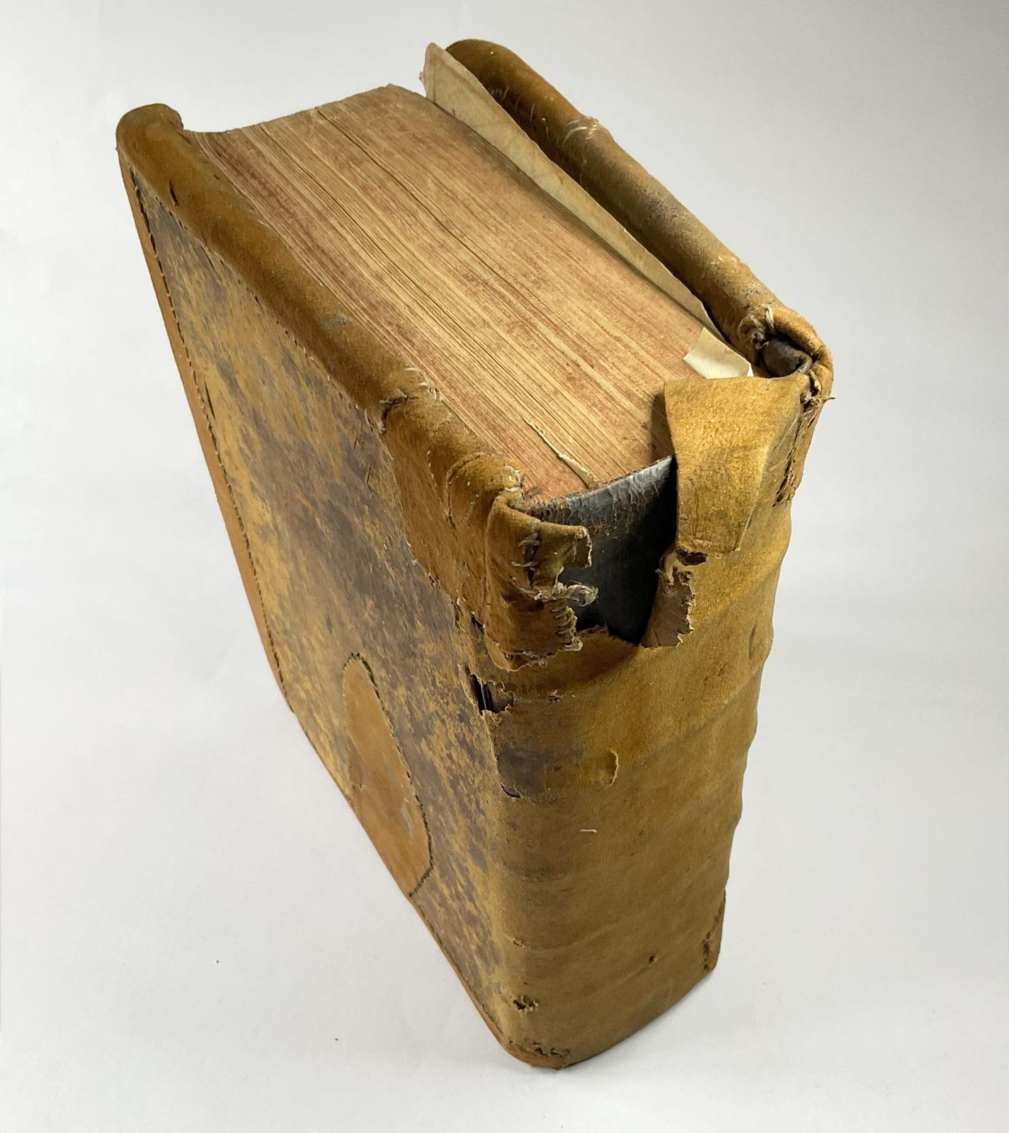 Samengestelde Bijbel en Gebedenboek 1737-1739, volkskunst handgestikt patchwork leren omslag, uitgegeven door John Baskett. photo 695.0