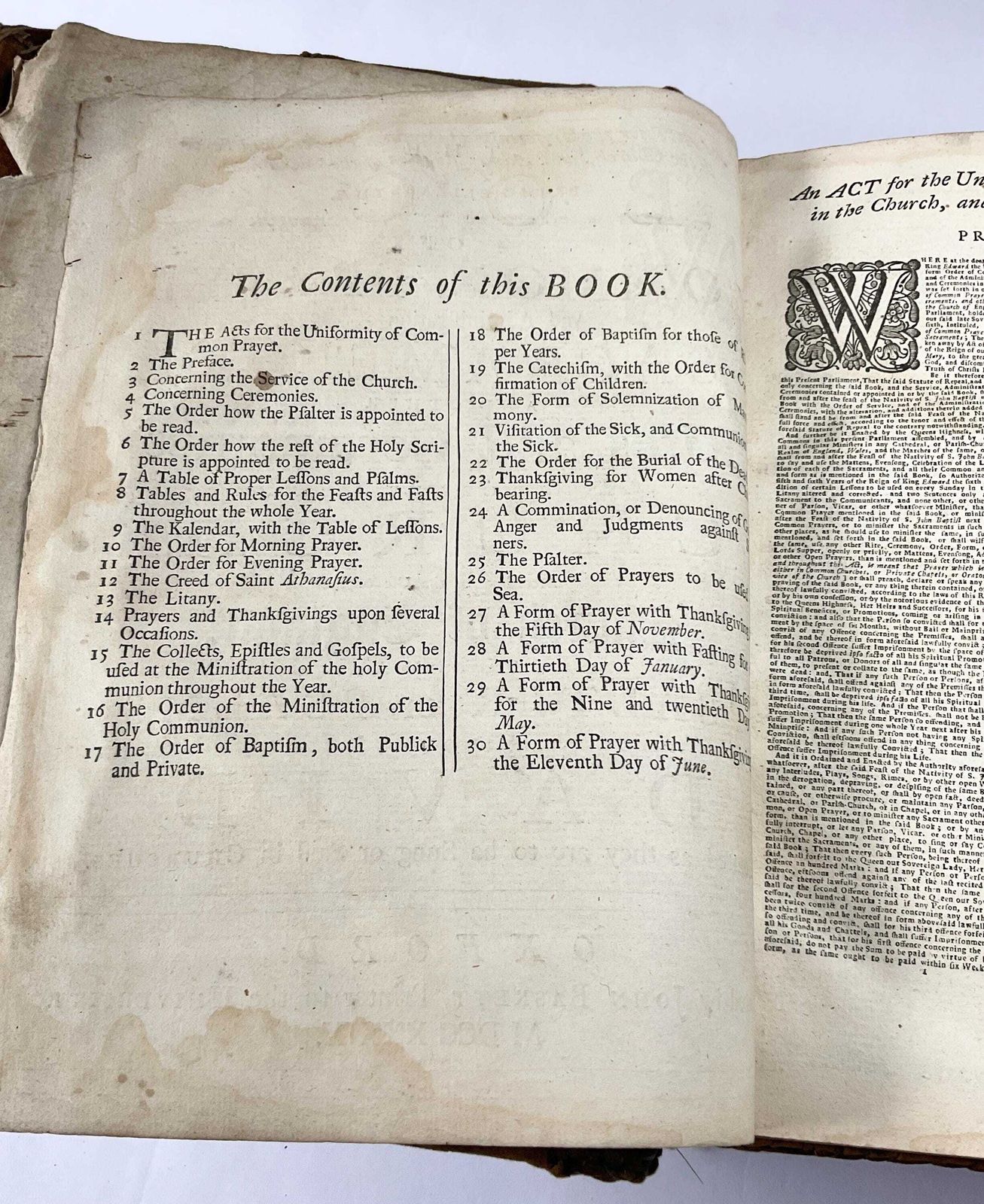 Samengestelde Bijbel en Gebedenboek 1737-1739, volkskunst handgestikt patchwork leren omslag, uitgegeven door John Baskett. photo buy
