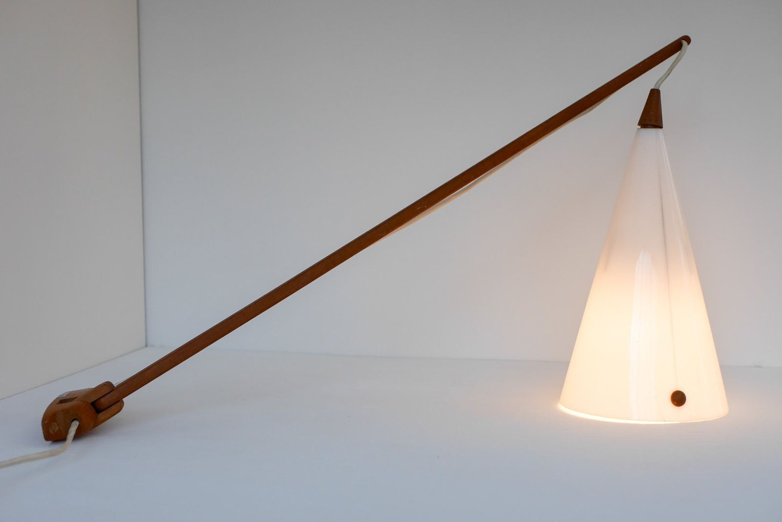 photo vinterior Mid Century Swedish Wall Lamp In Teak By Uno And östen Kristiansson For Luxus, 1960s