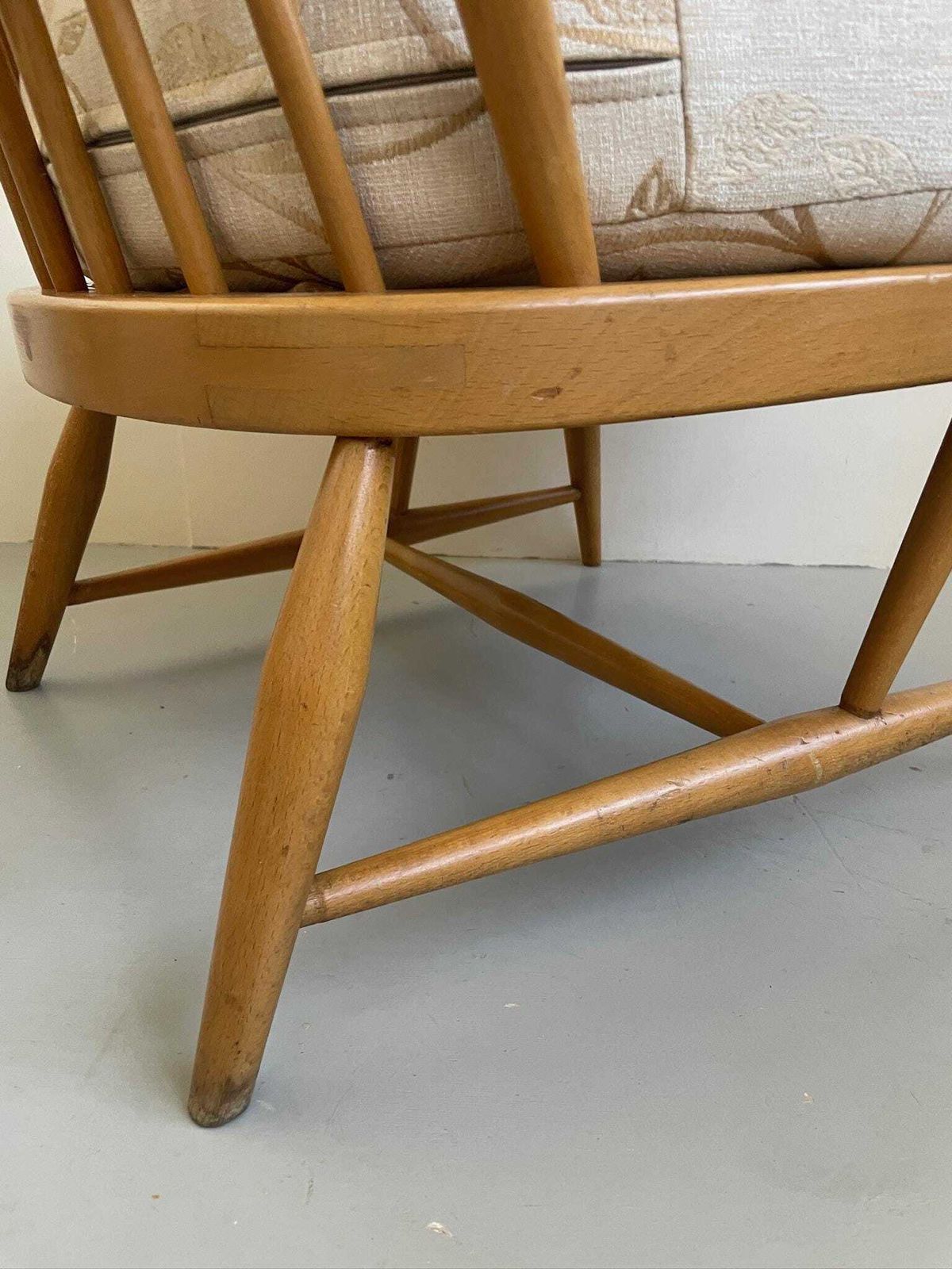 Vintage Ercol Model 334 Elm Armchair With Chunky Cushions photo 255.0
